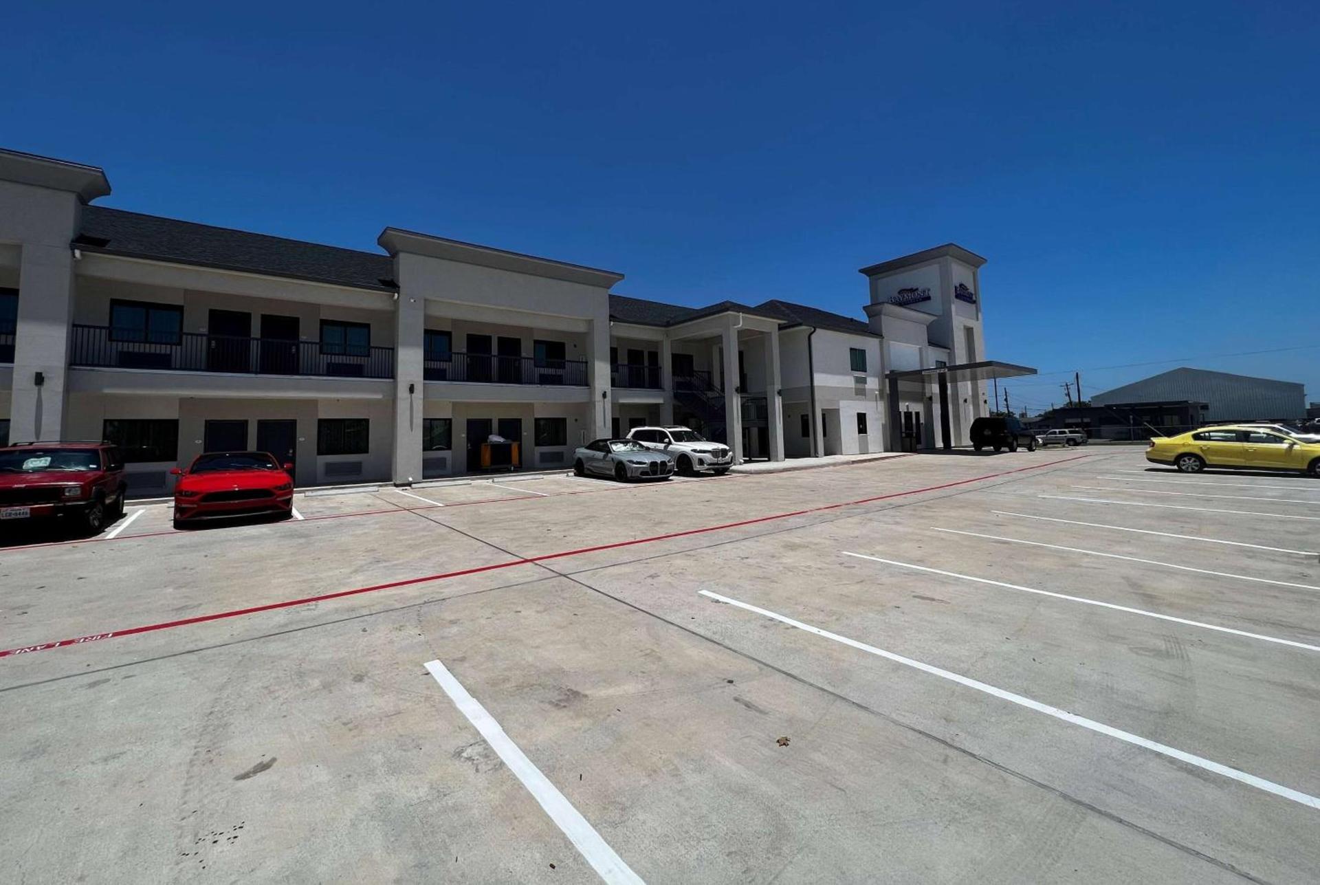 Baymont by Wyndham Freeport Texas photo 2