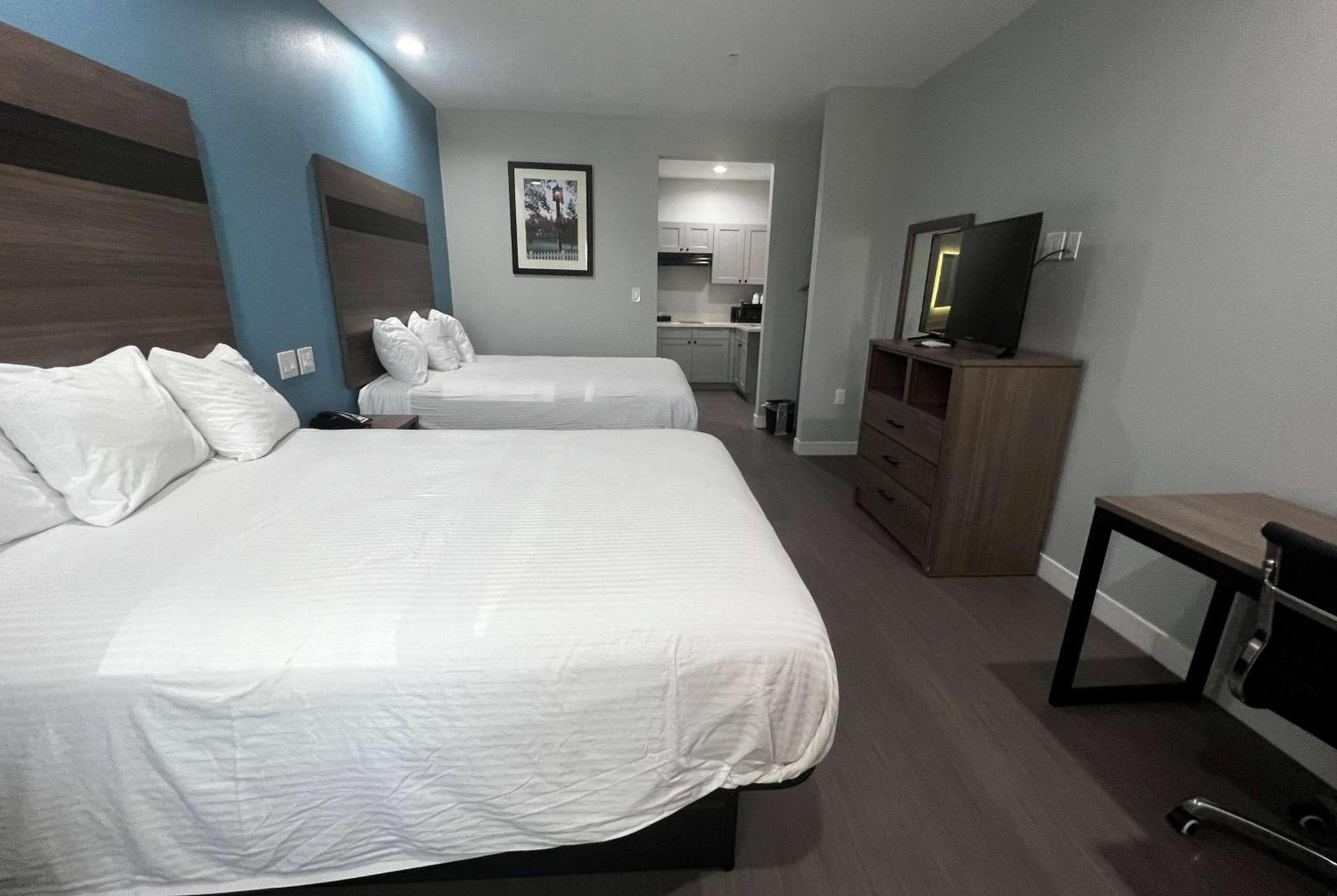 Baymont by Wyndham Freeport Texas photo 21