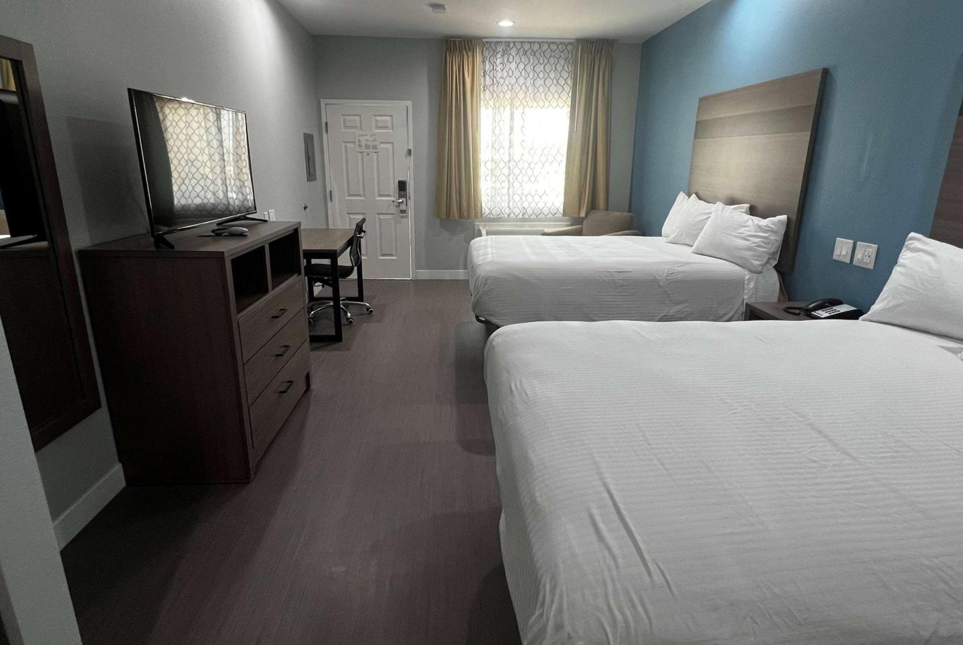 Baymont by Wyndham Freeport Texas photo 32