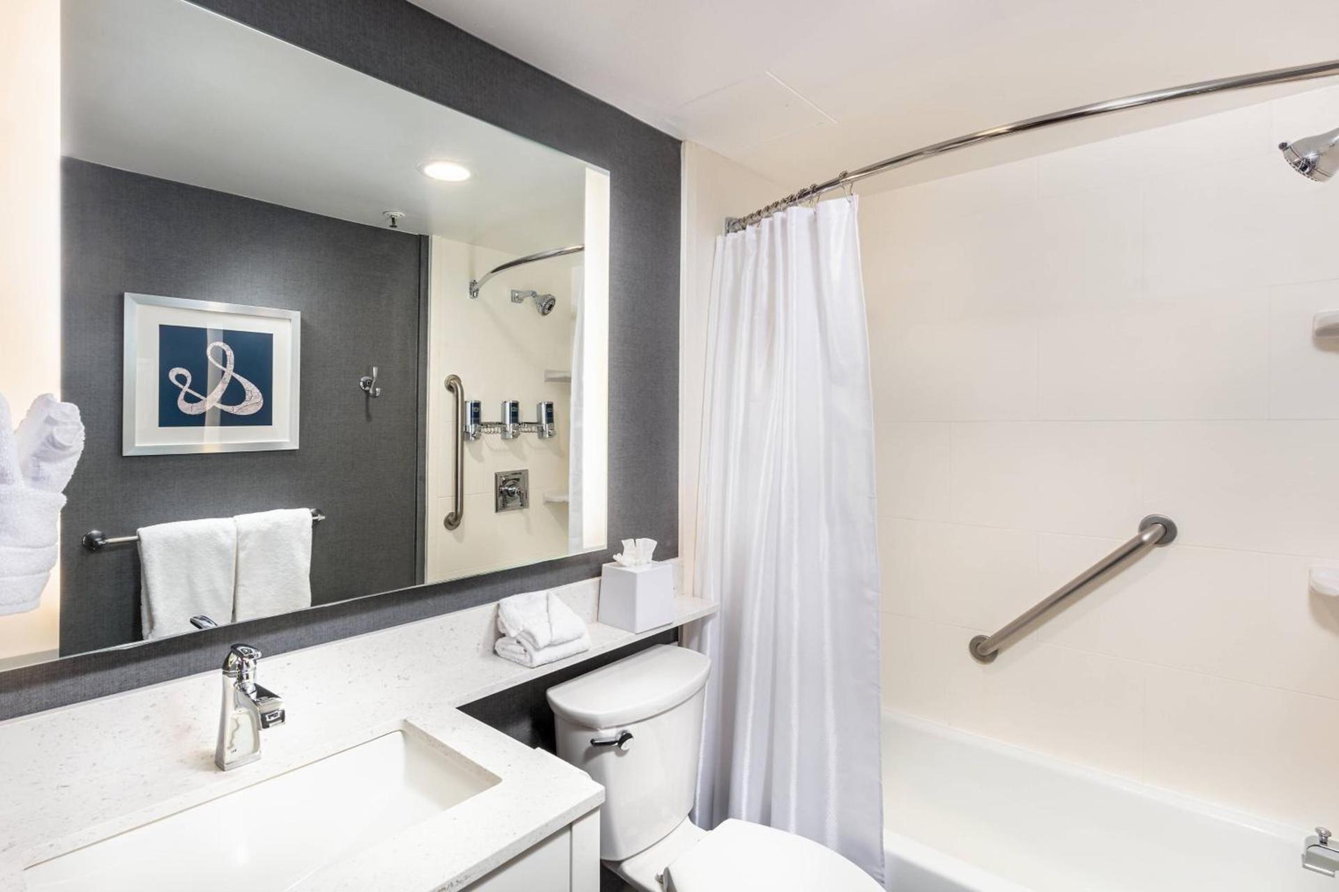 Four Points by Sheraton Los Angeles Westside photo 10