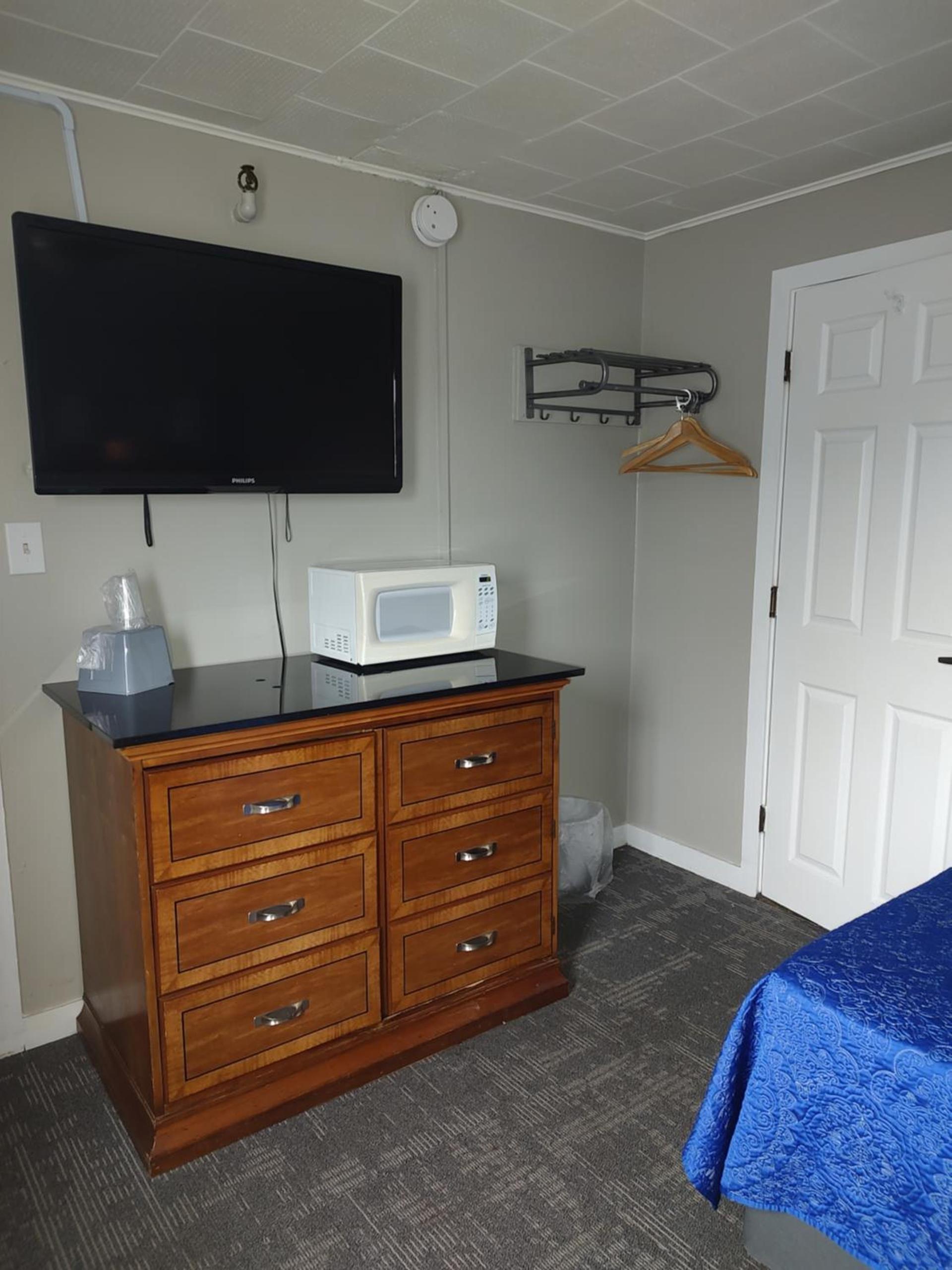Vacationland Inn & Suites photo 16