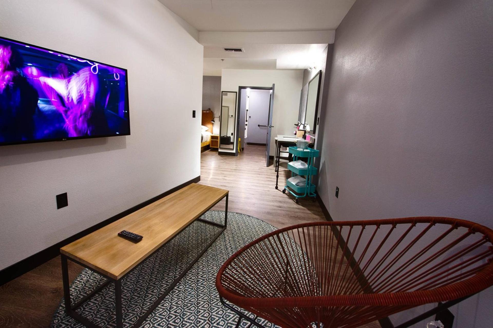MOXY New Orleans Downtown/French Quarter Area photo 25