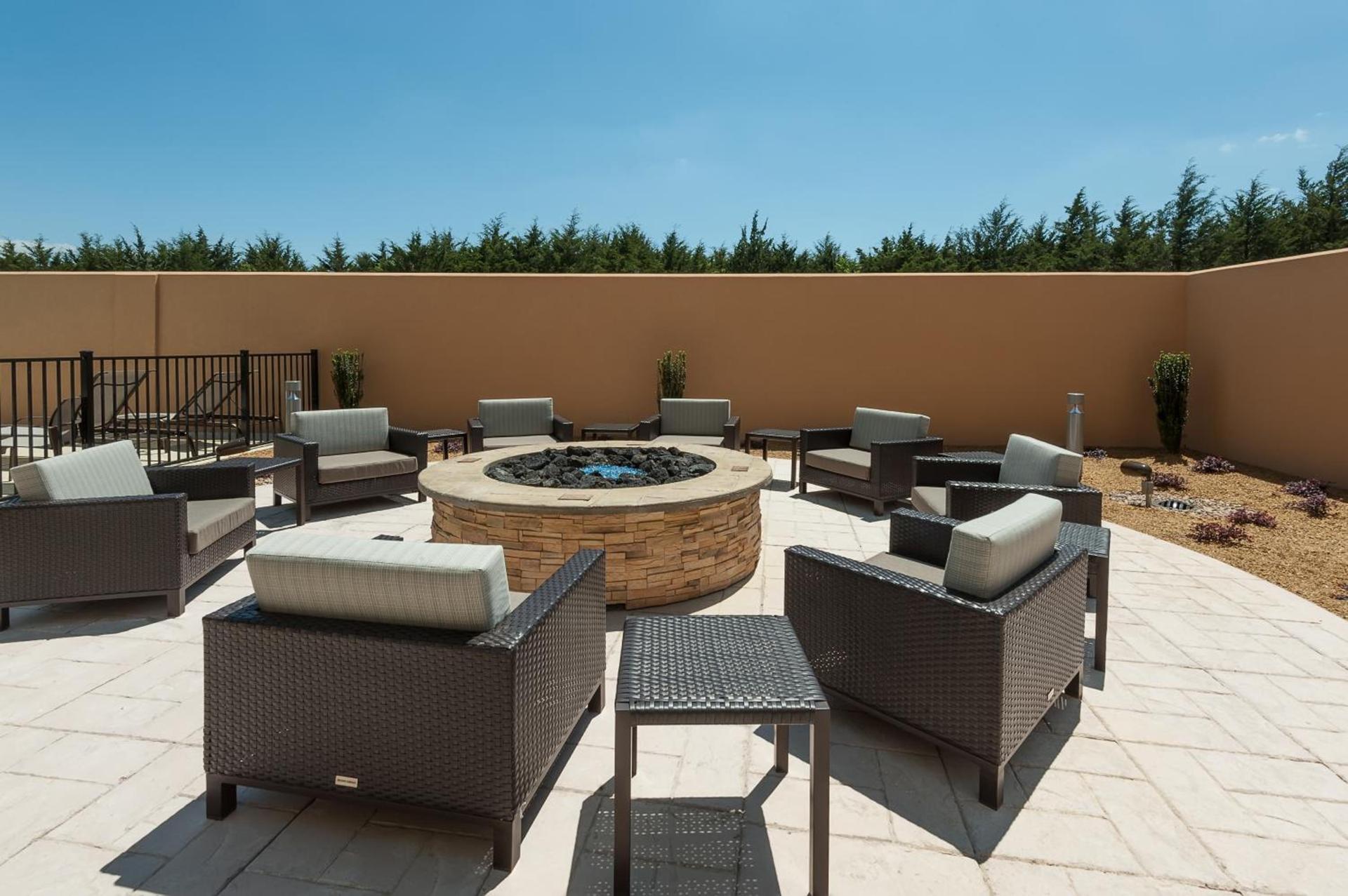 Courtyard by Marriott Ardmore photo 5