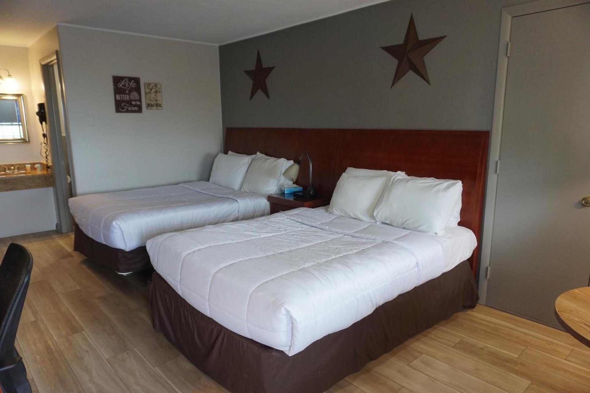 Harvest Drive Family Inn - Renovated Rooms photo 24