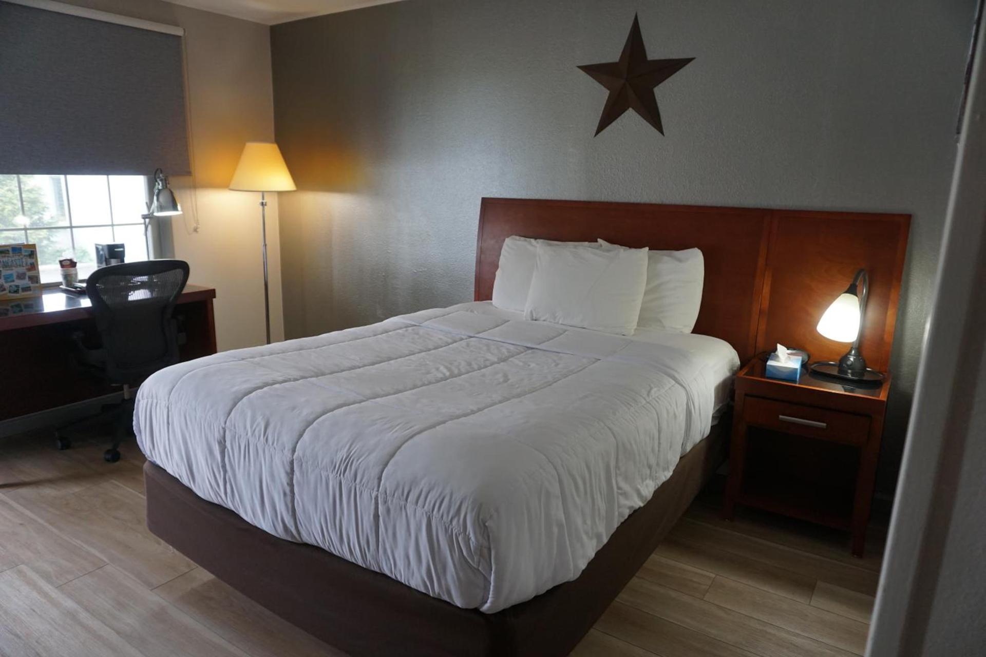 Harvest Drive Family Inn - Renovated Rooms photo 30