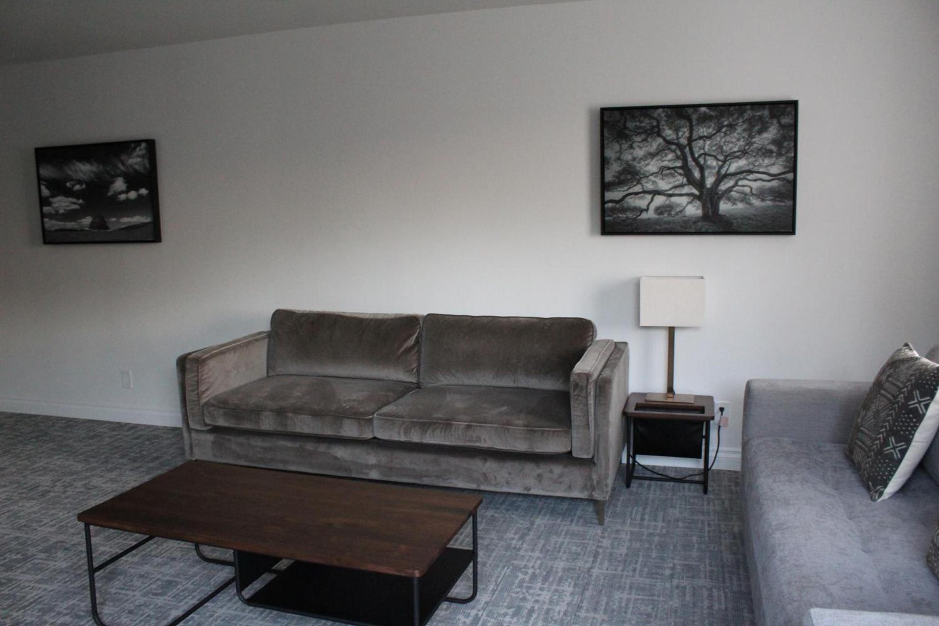 Vinland Hotel and Lounge photo 30