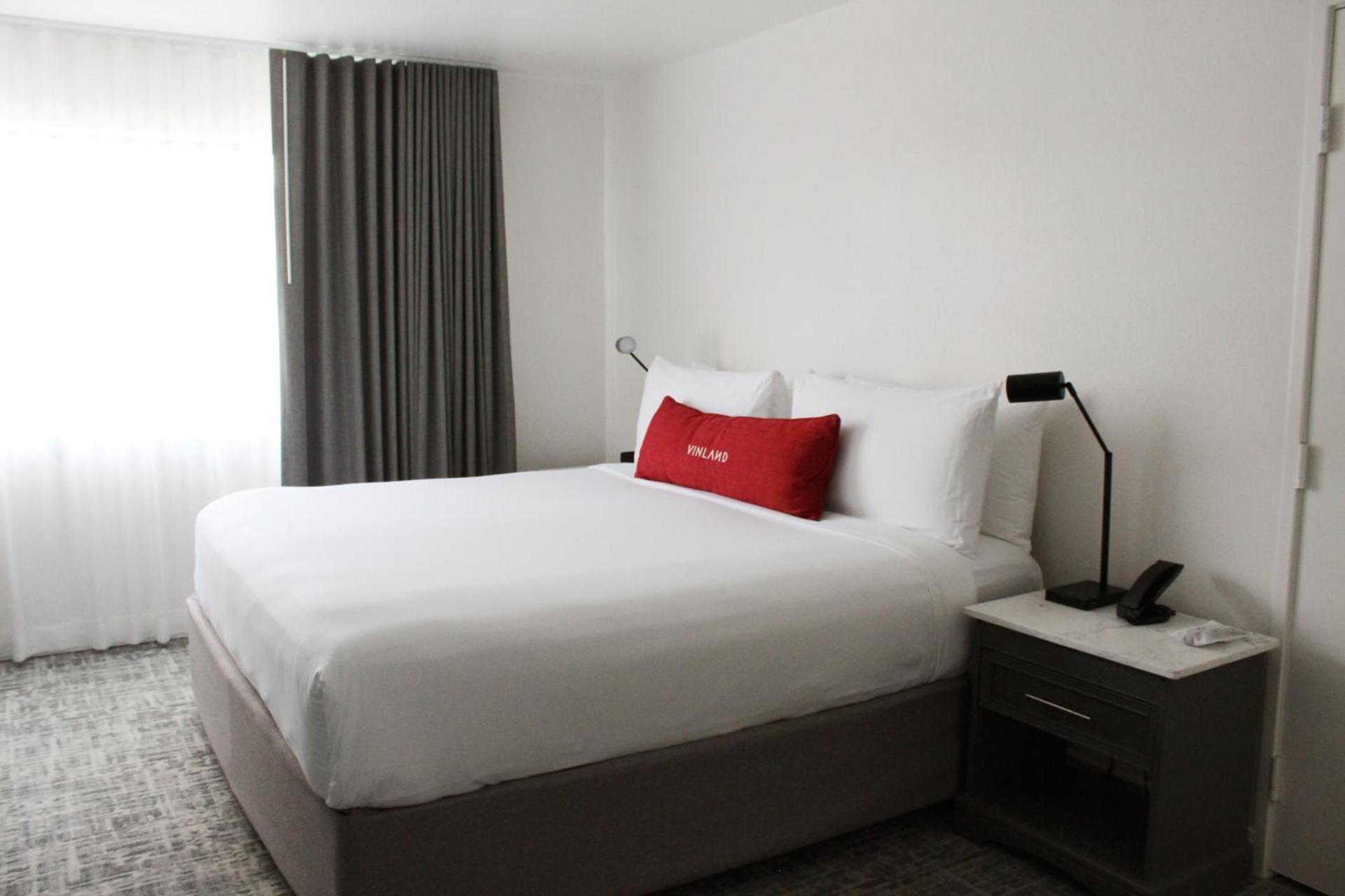 Vinland Hotel and Lounge photo 49