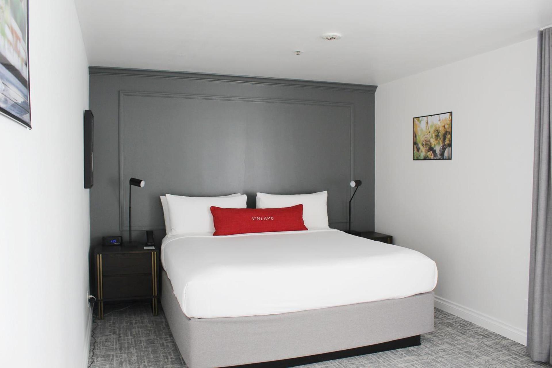 Vinland Hotel and Lounge photo 37