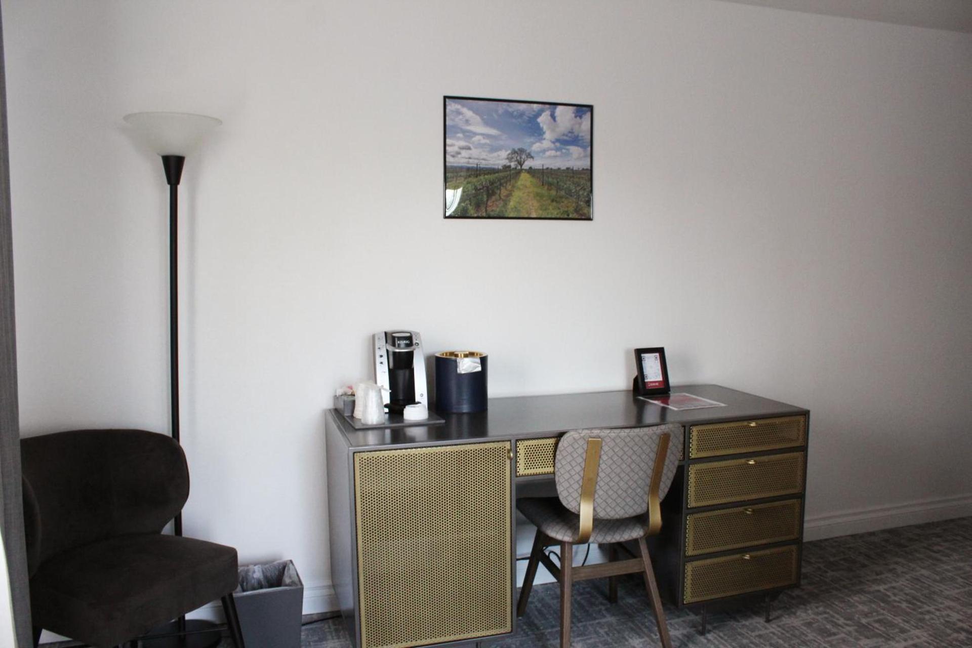 Vinland Hotel and Lounge photo 38