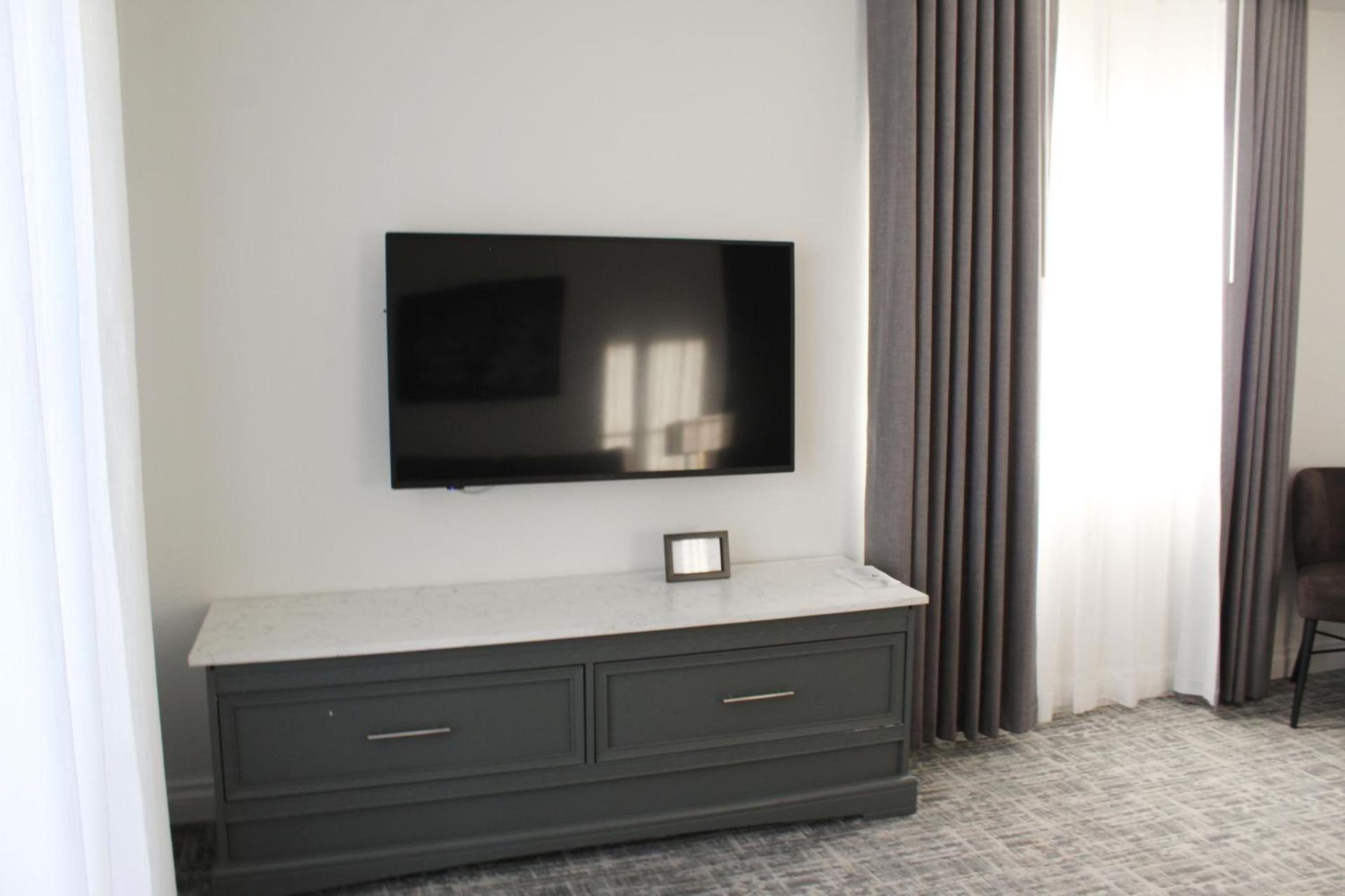 Vinland Hotel and Lounge photo 39