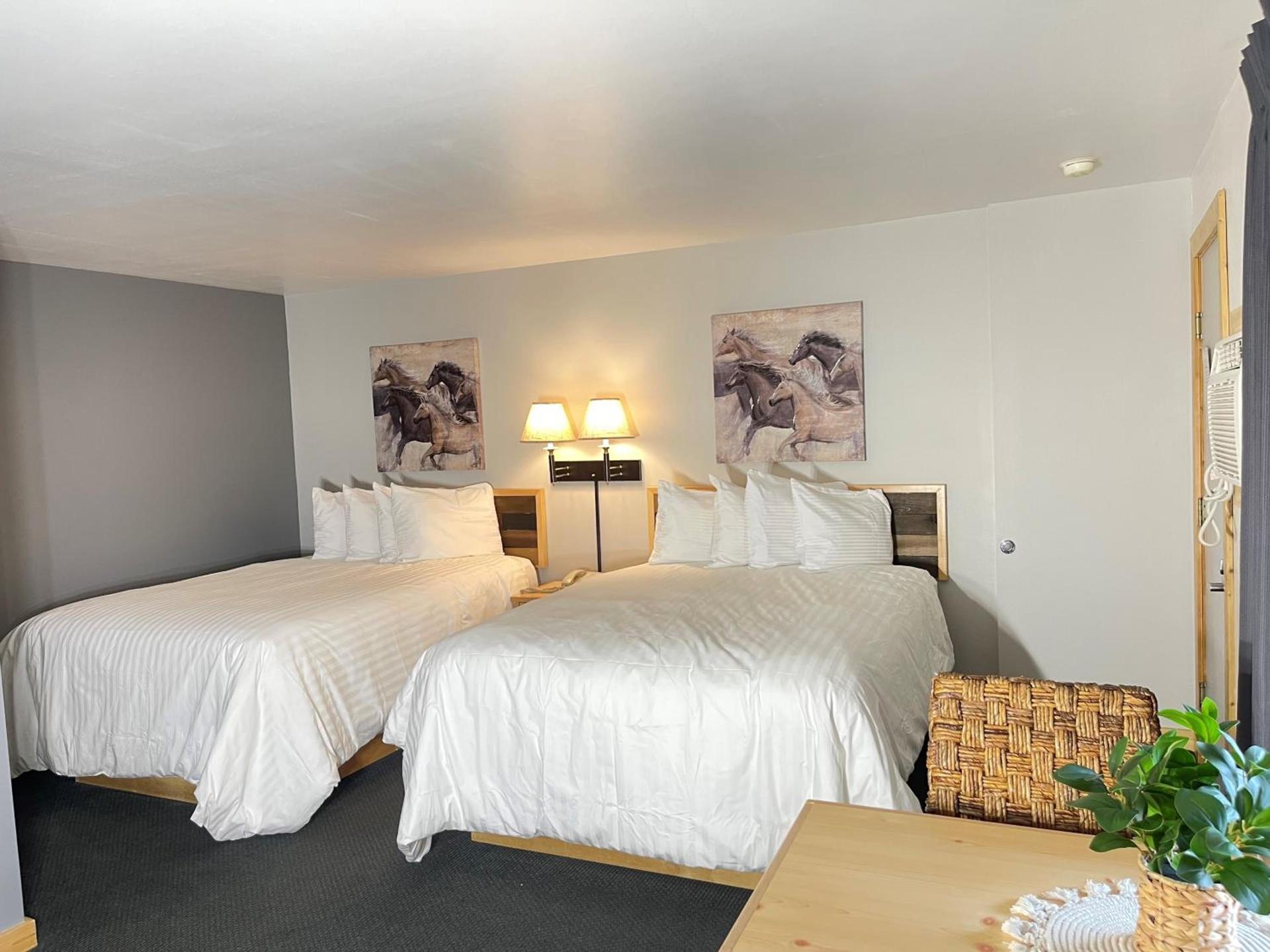 Moose Creek Lodge & Suites photo 10