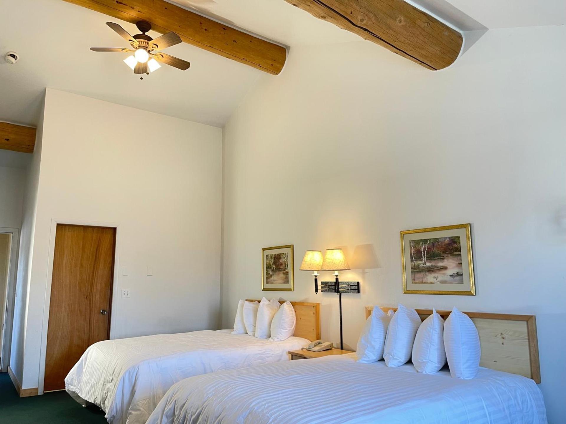 Moose Creek Lodge & Suites photo 12