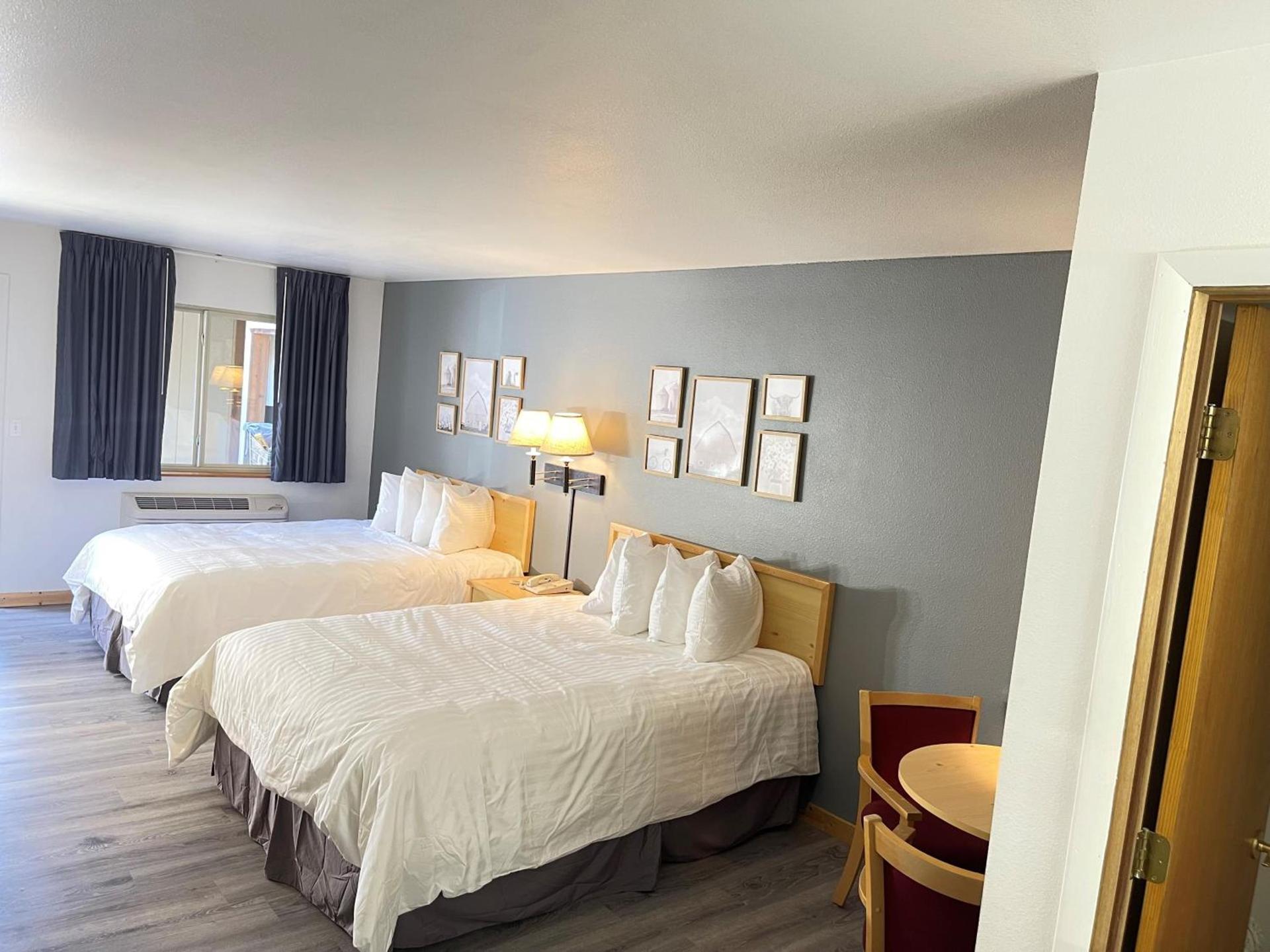 Moose Creek Lodge & Suites photo 13