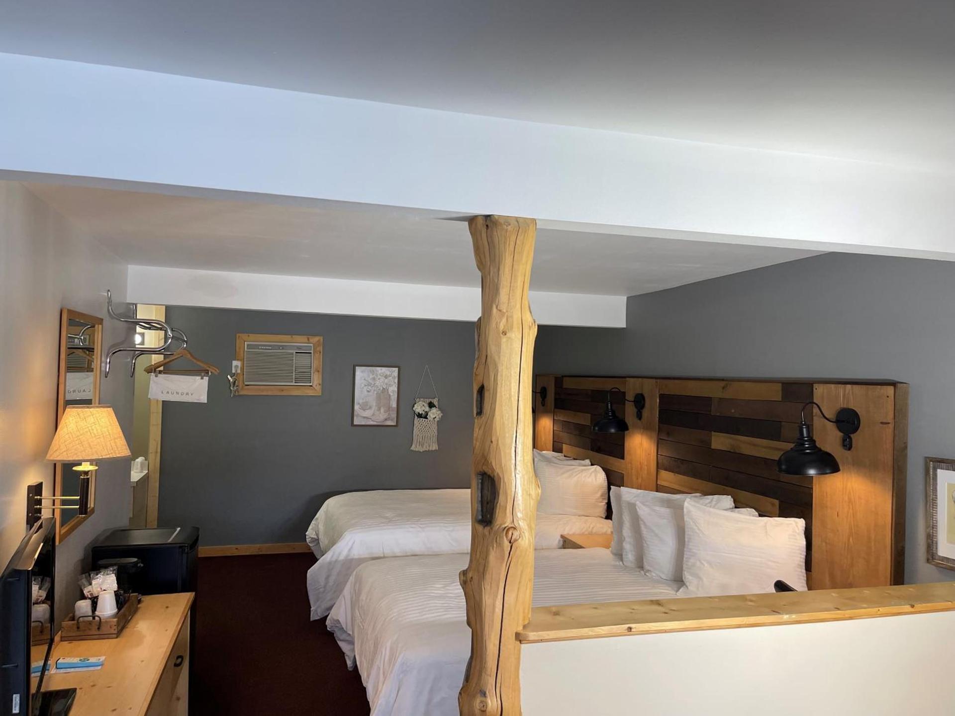 Moose Creek Lodge & Suites photo 15