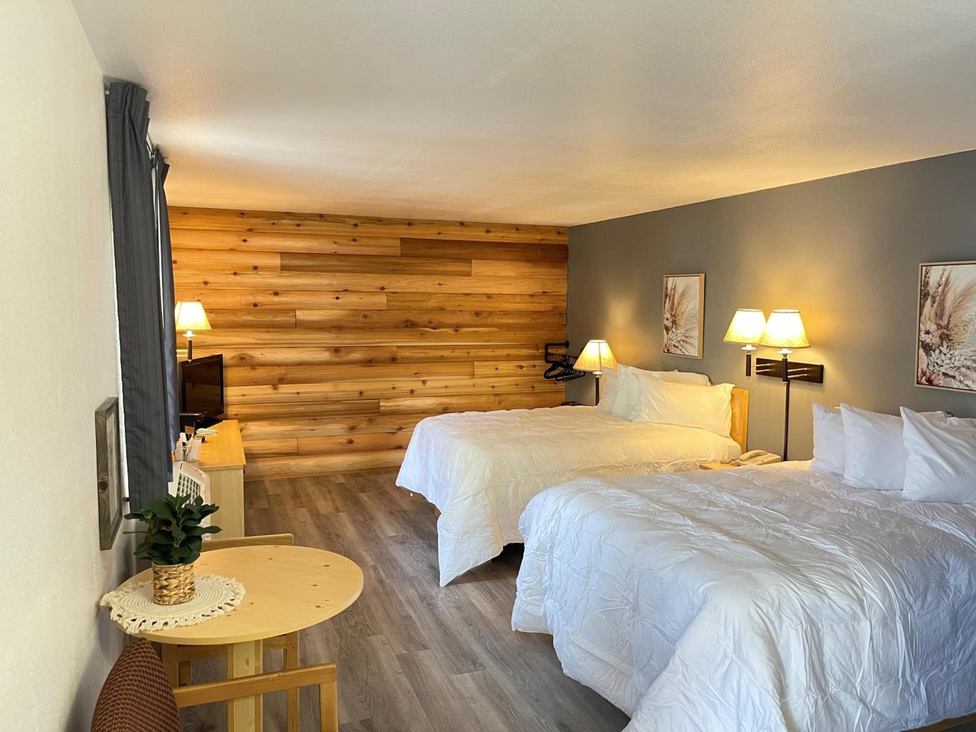 Moose Creek Lodge & Suites photo 3