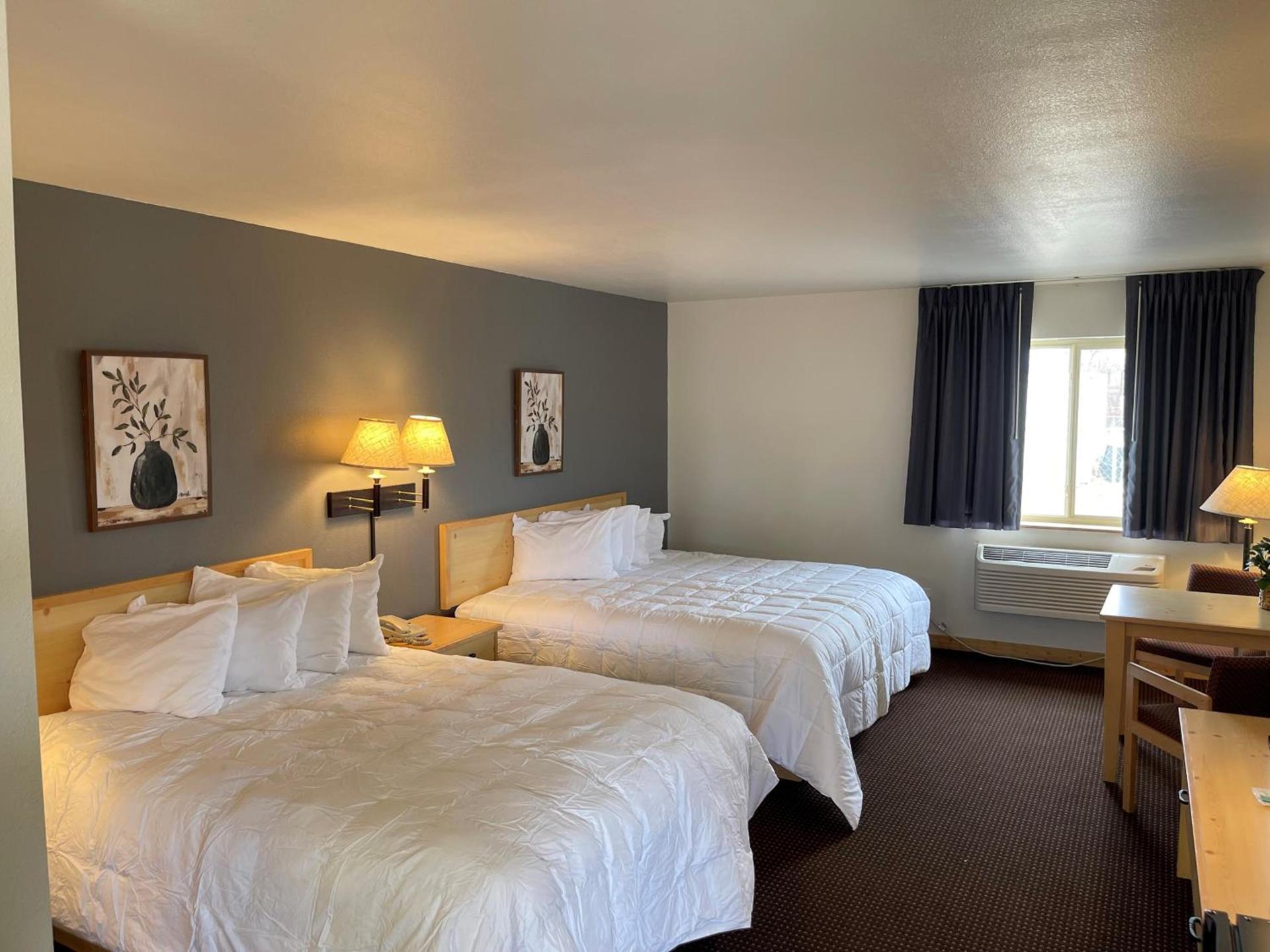 Moose Creek Lodge & Suites photo 5