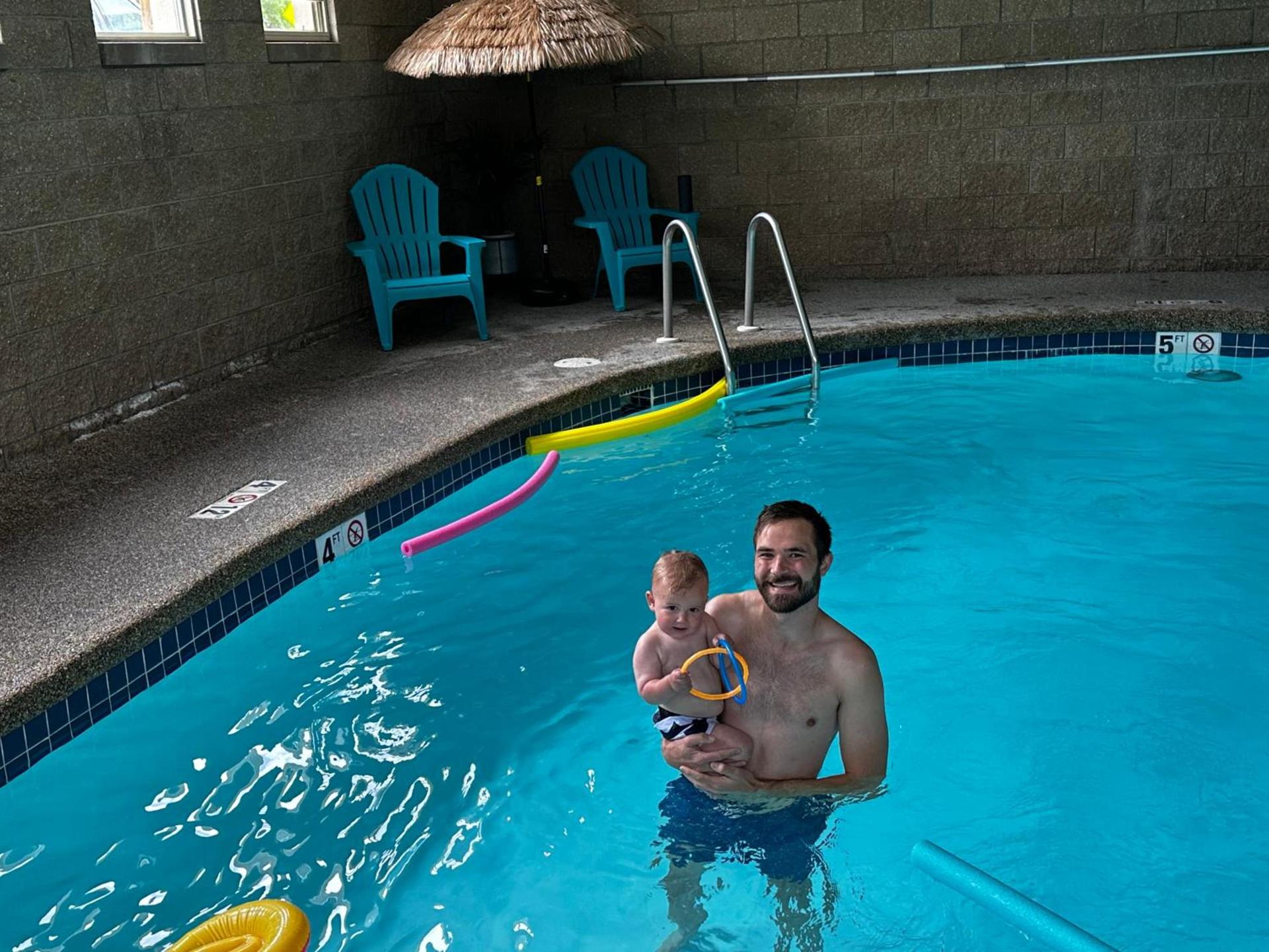Moose Creek Lodge & Suites photo 2