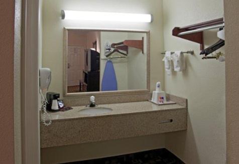 Americas Best Value Inn Byhalia photo 10