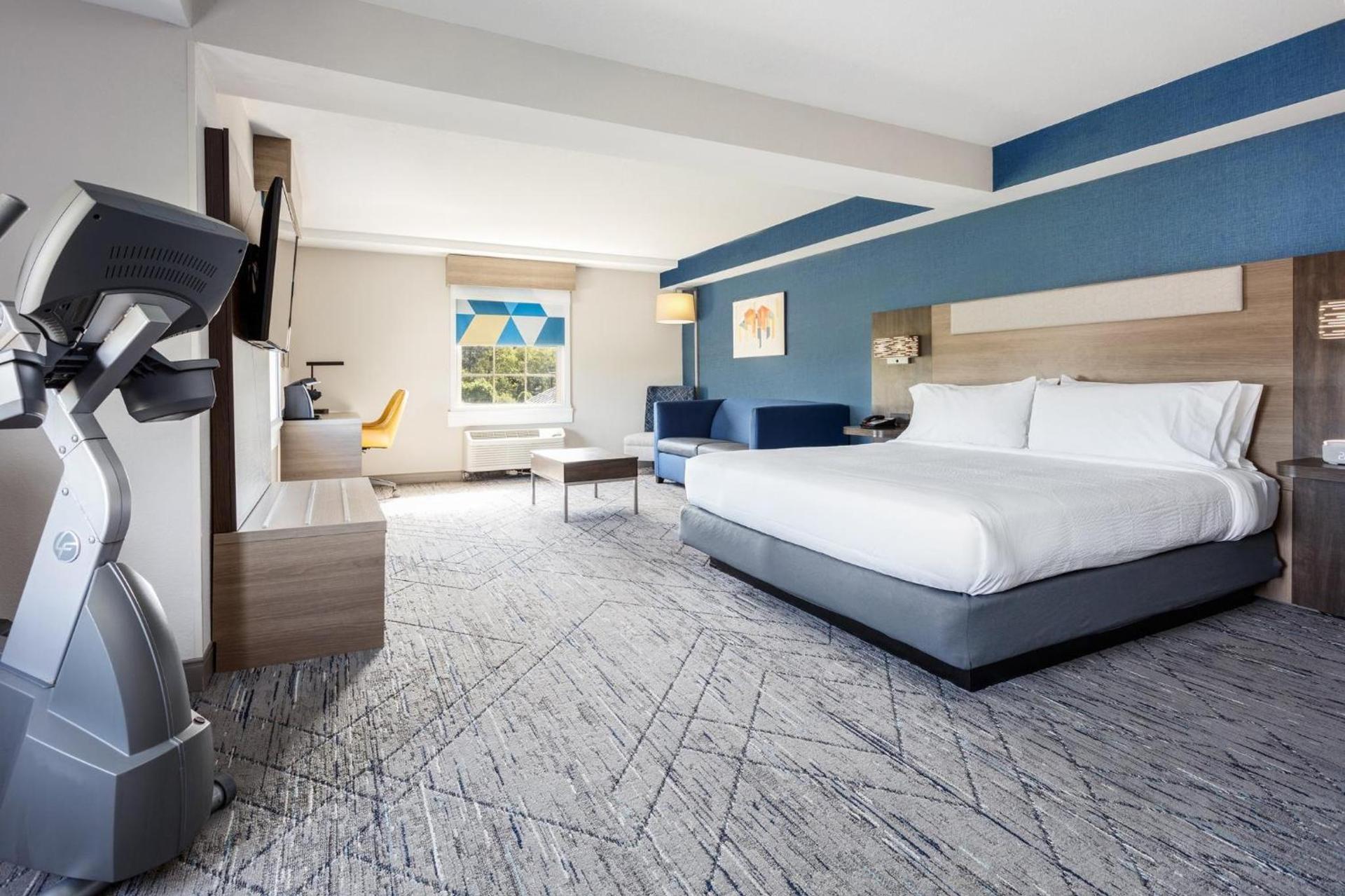 Holiday Inn Express & Suites Williamsburg by IHG photo 20