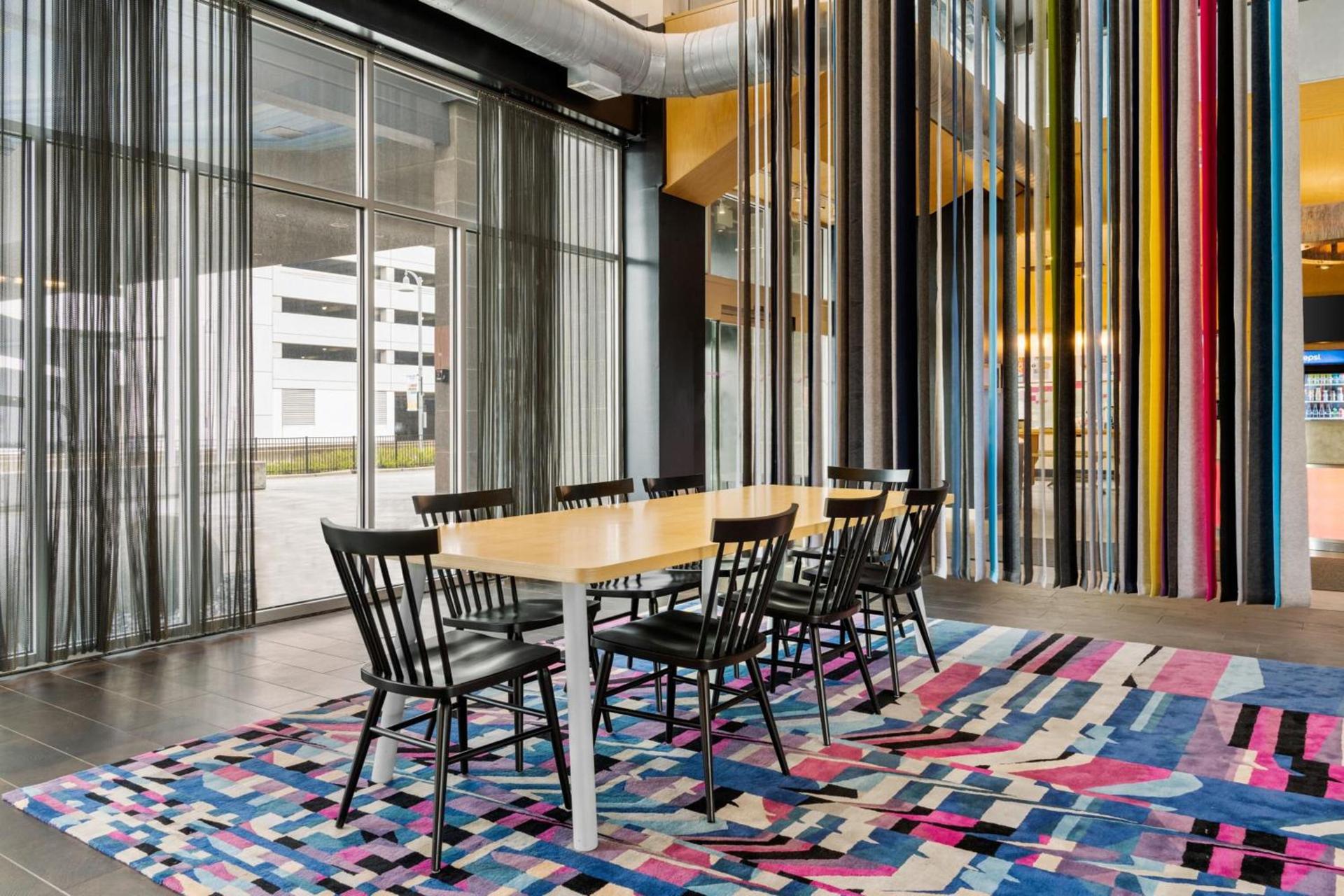Aloft by Marriott Chicago O'Hare photo 3