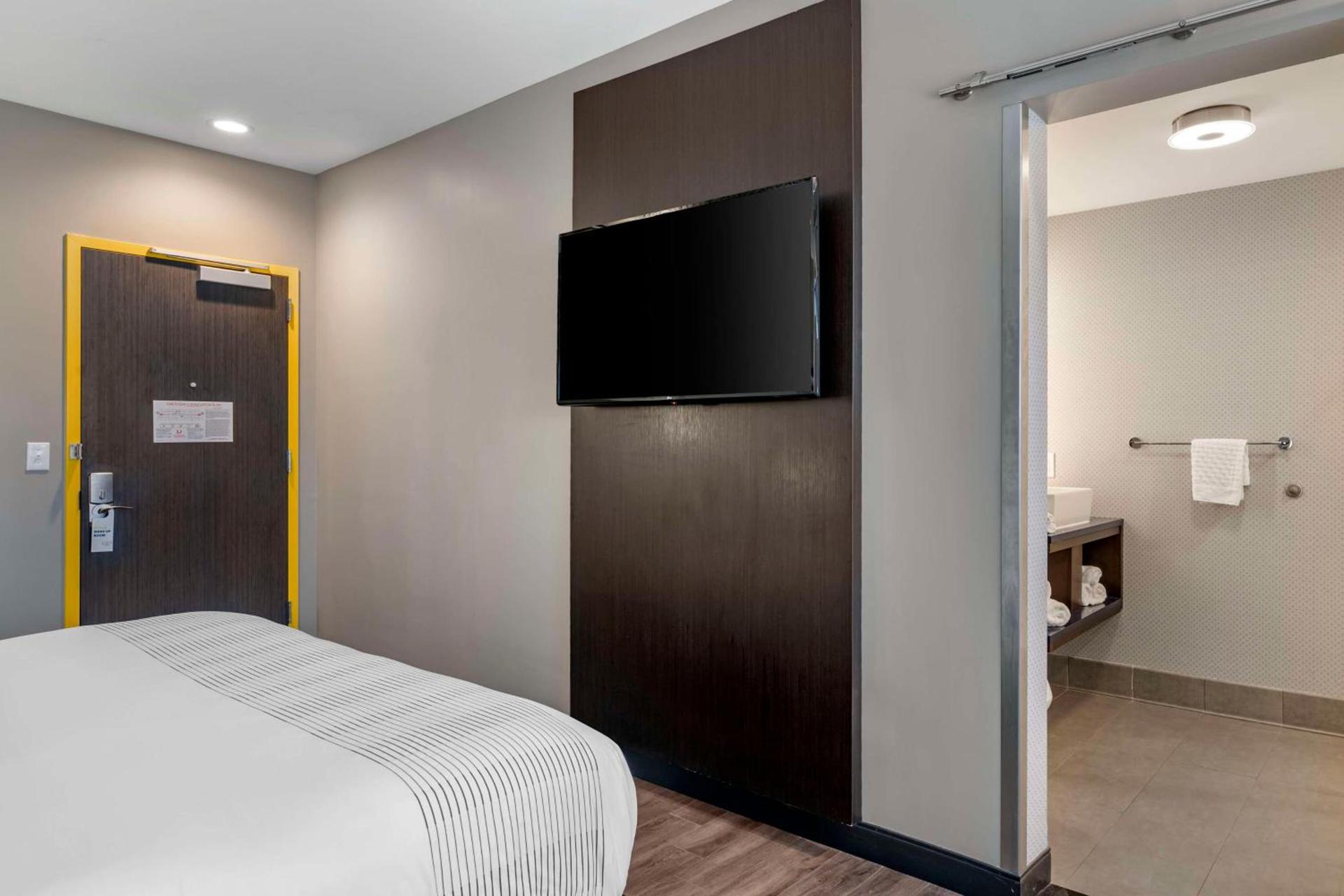 GLō Best Western Savannah-Gateway I-95 photo 12