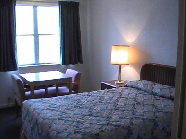 Hometown Inn Galion photo 13