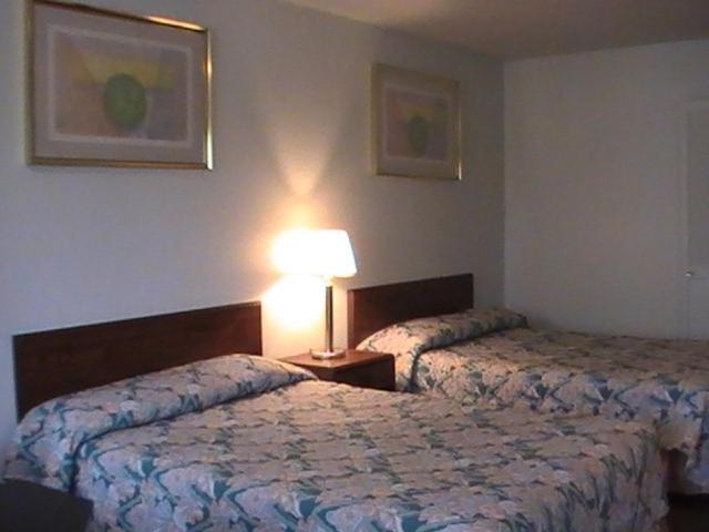 Hometown Inn Galion photo 3