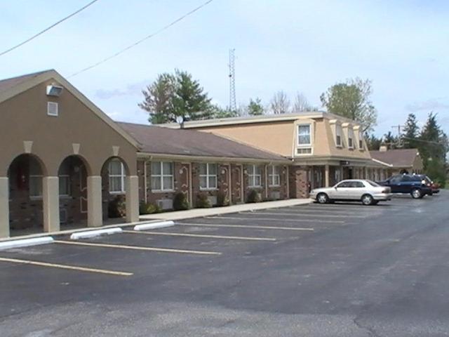 Hometown Inn Galion photo 4