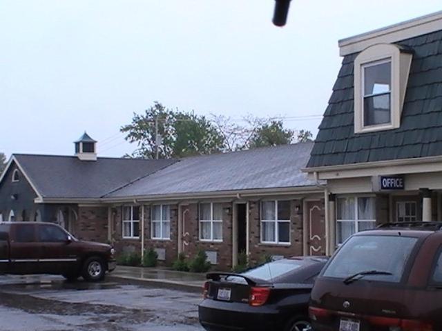 Hometown Inn Galion photo 5