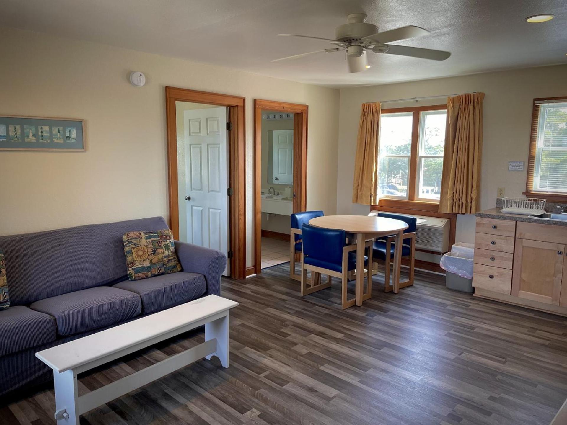 Pony Island Inn photo 31