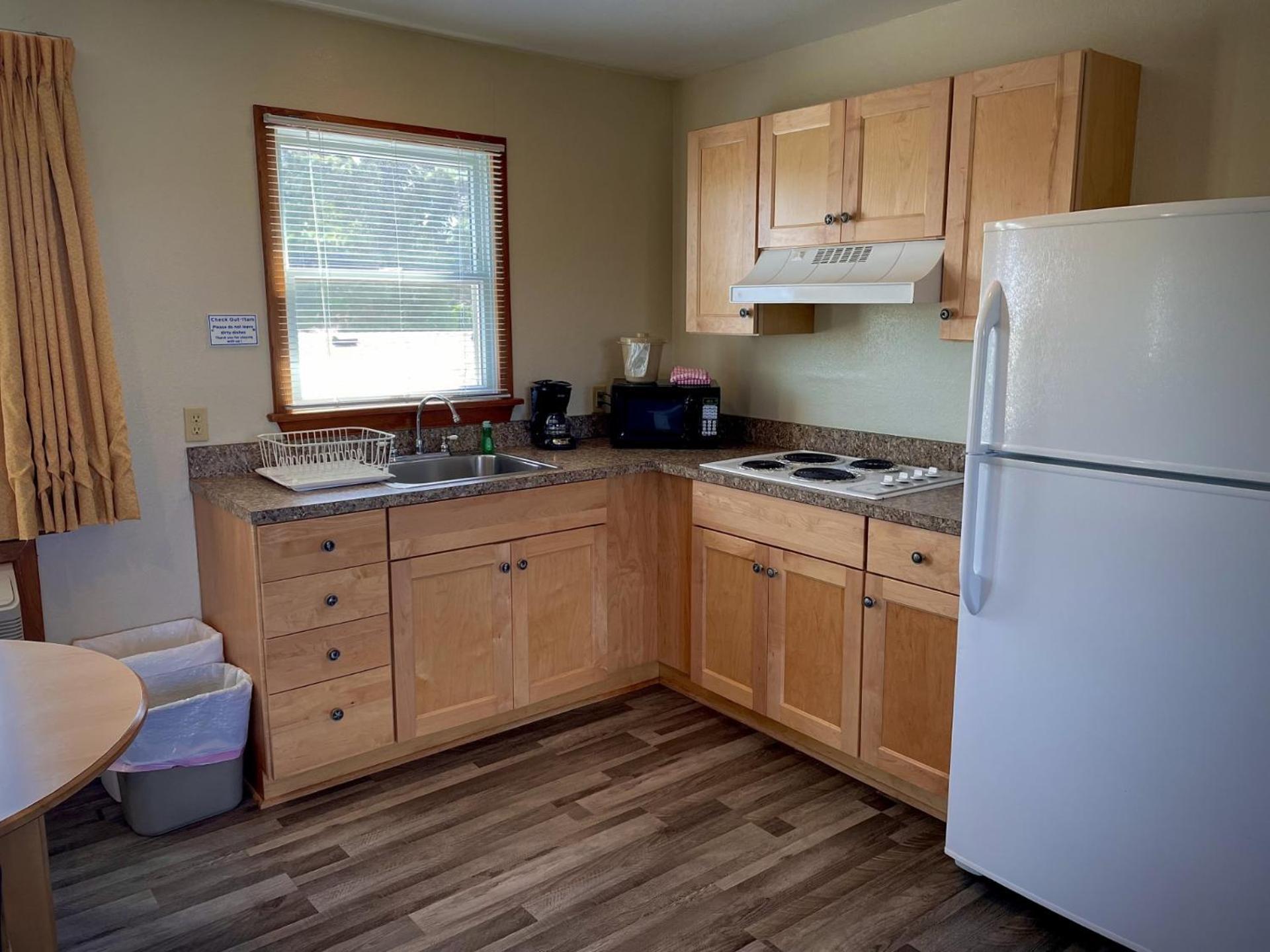 Pony Island Inn photo 32