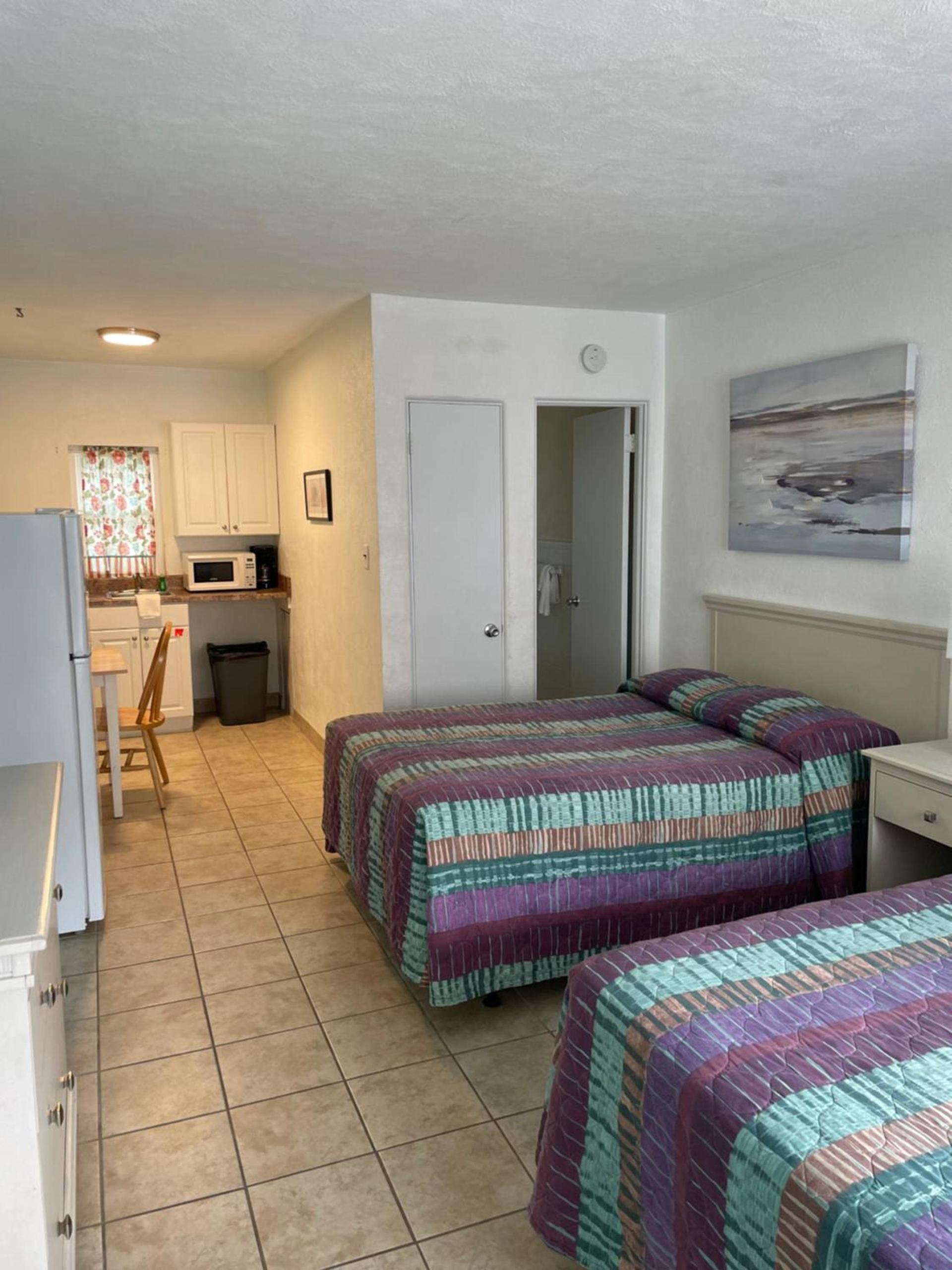 Beach Colony Motel photo 64