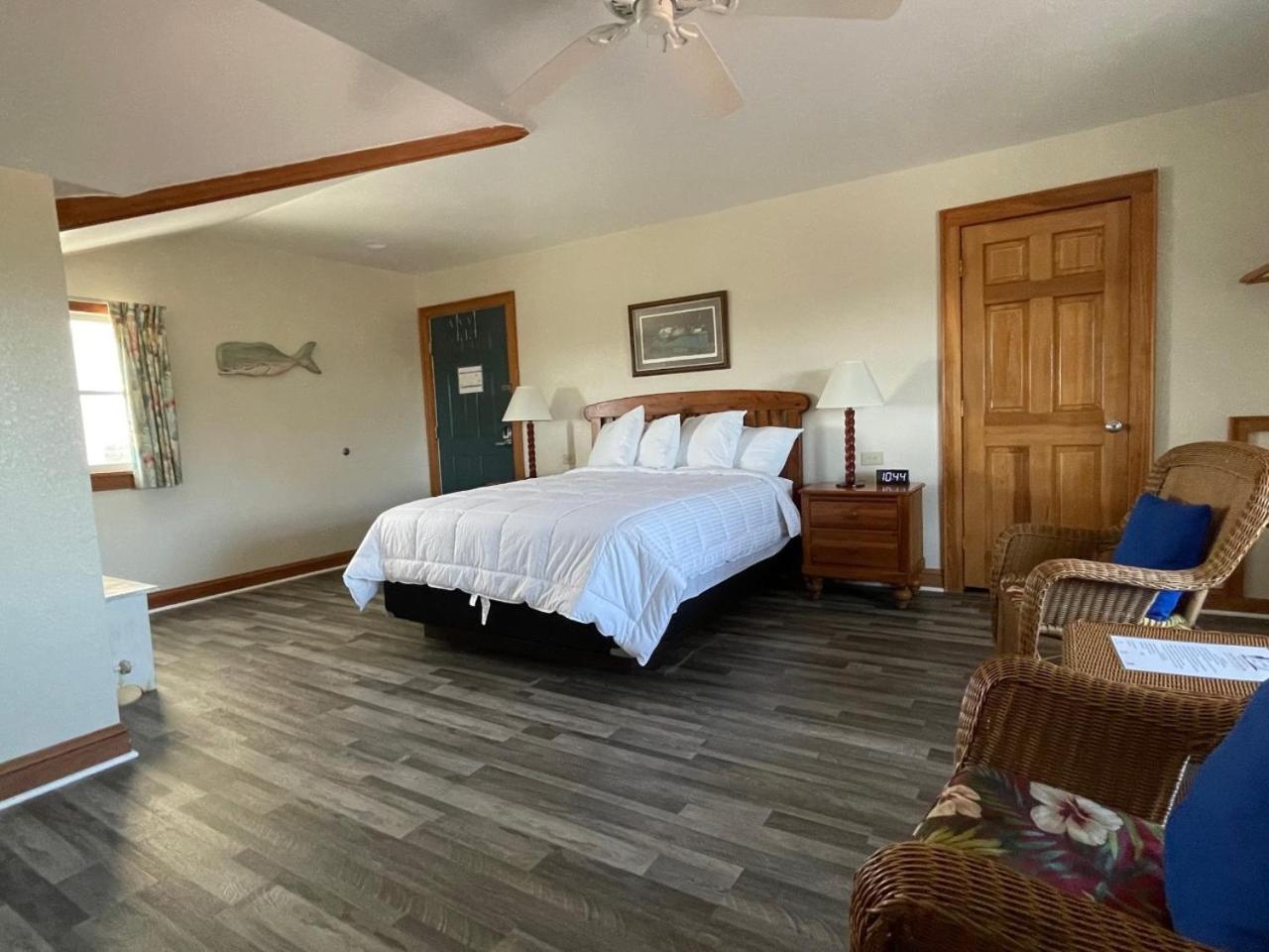 Pony Island Inn photo 20