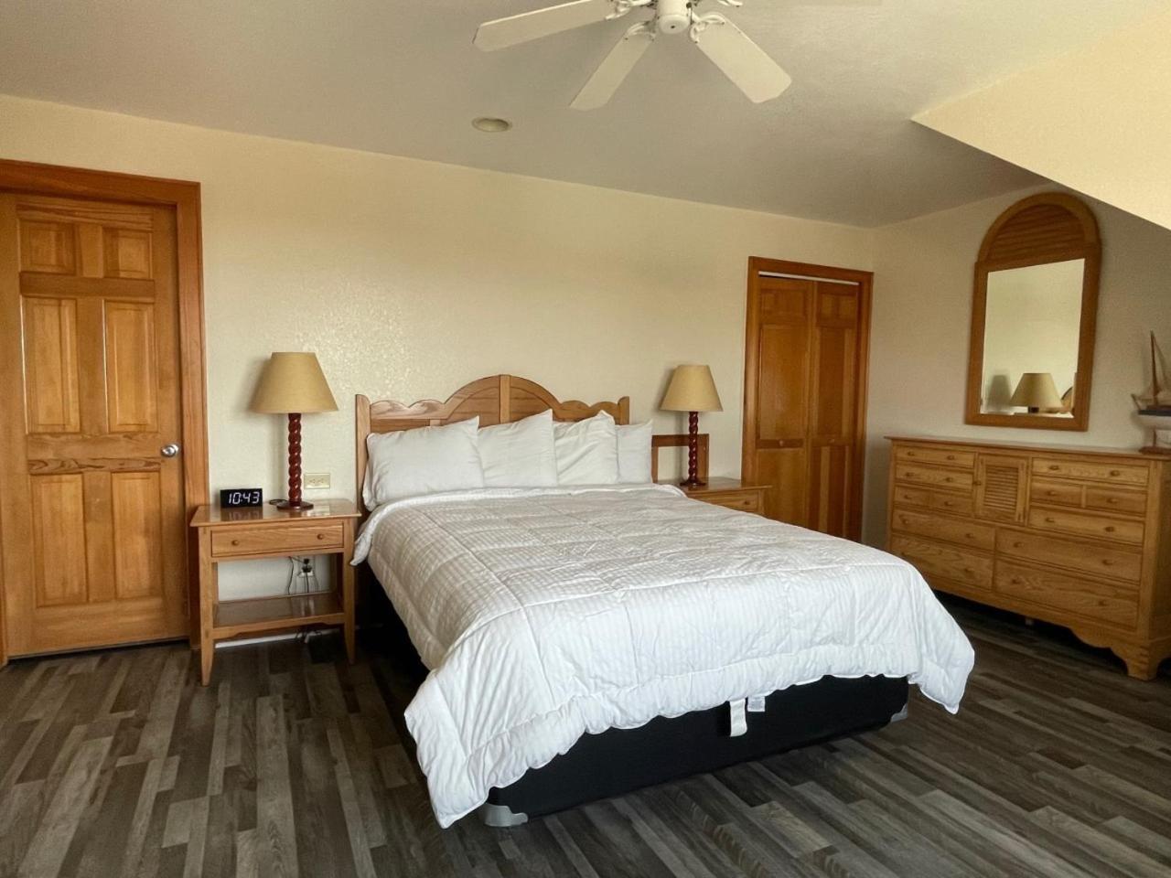 Pony Island Inn photo 15