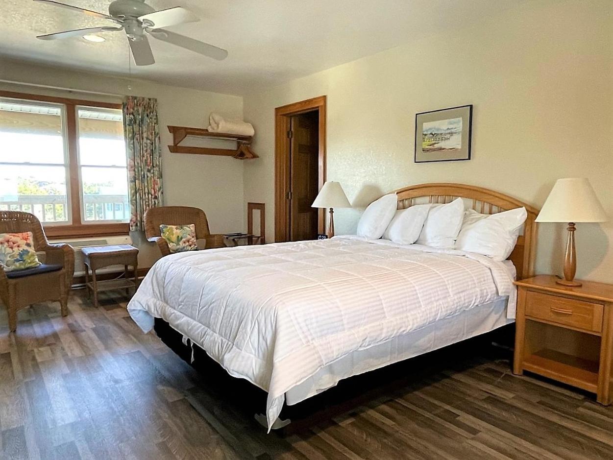 Pony Island Inn photo 28