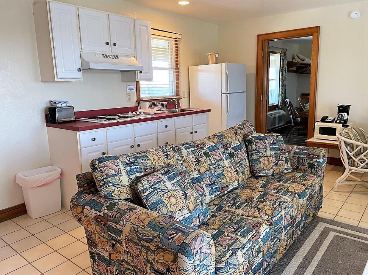 Pony Island Inn photo 69