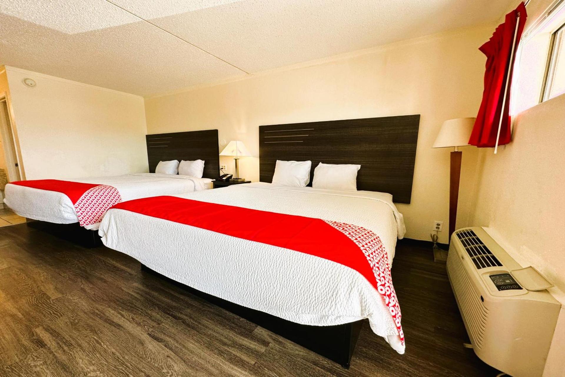 Oyo Hotel San Antonio Lackland AFB Seaworld Hwy 90 W photo 4