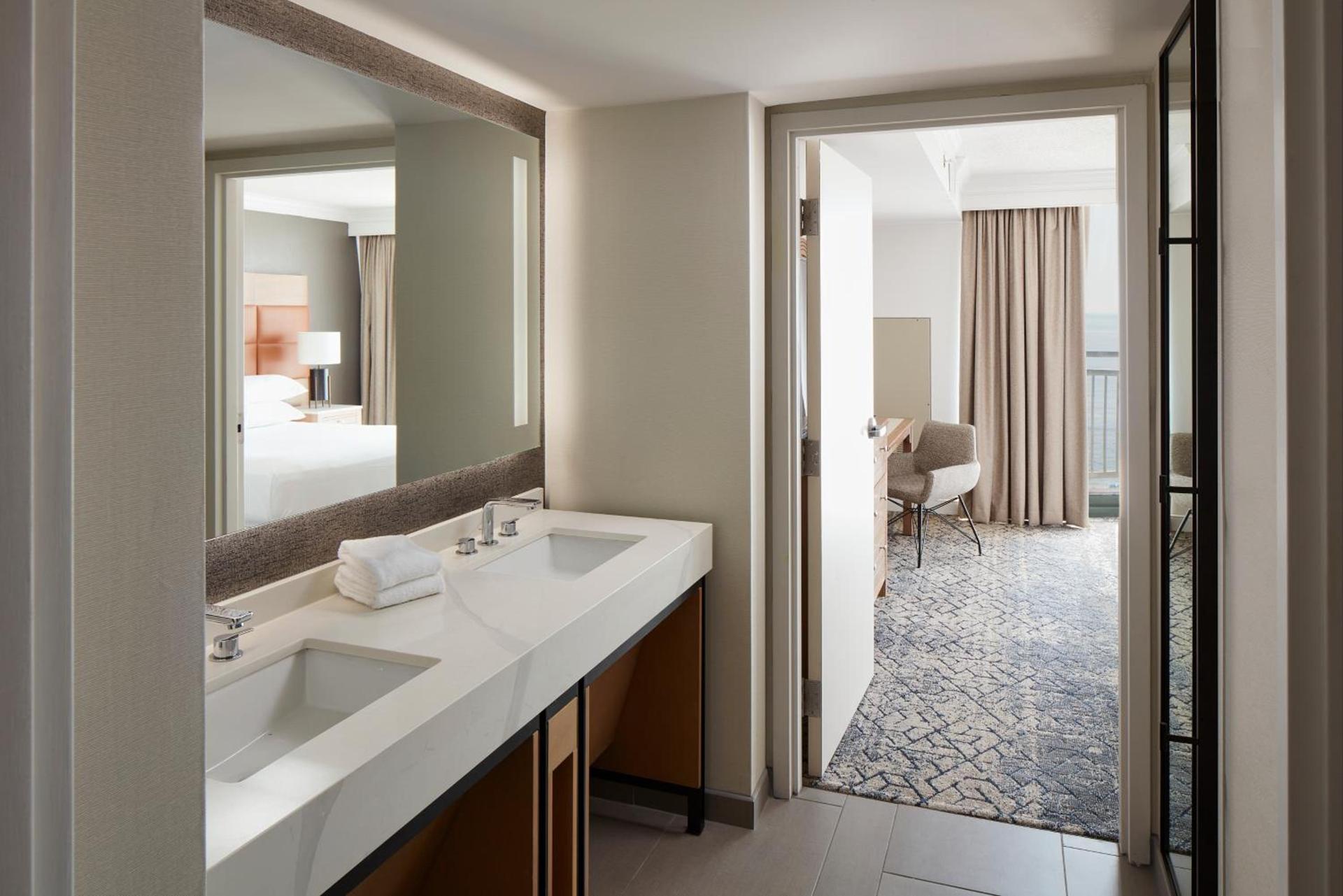 Sheraton Oceanfront Hotel photo 15