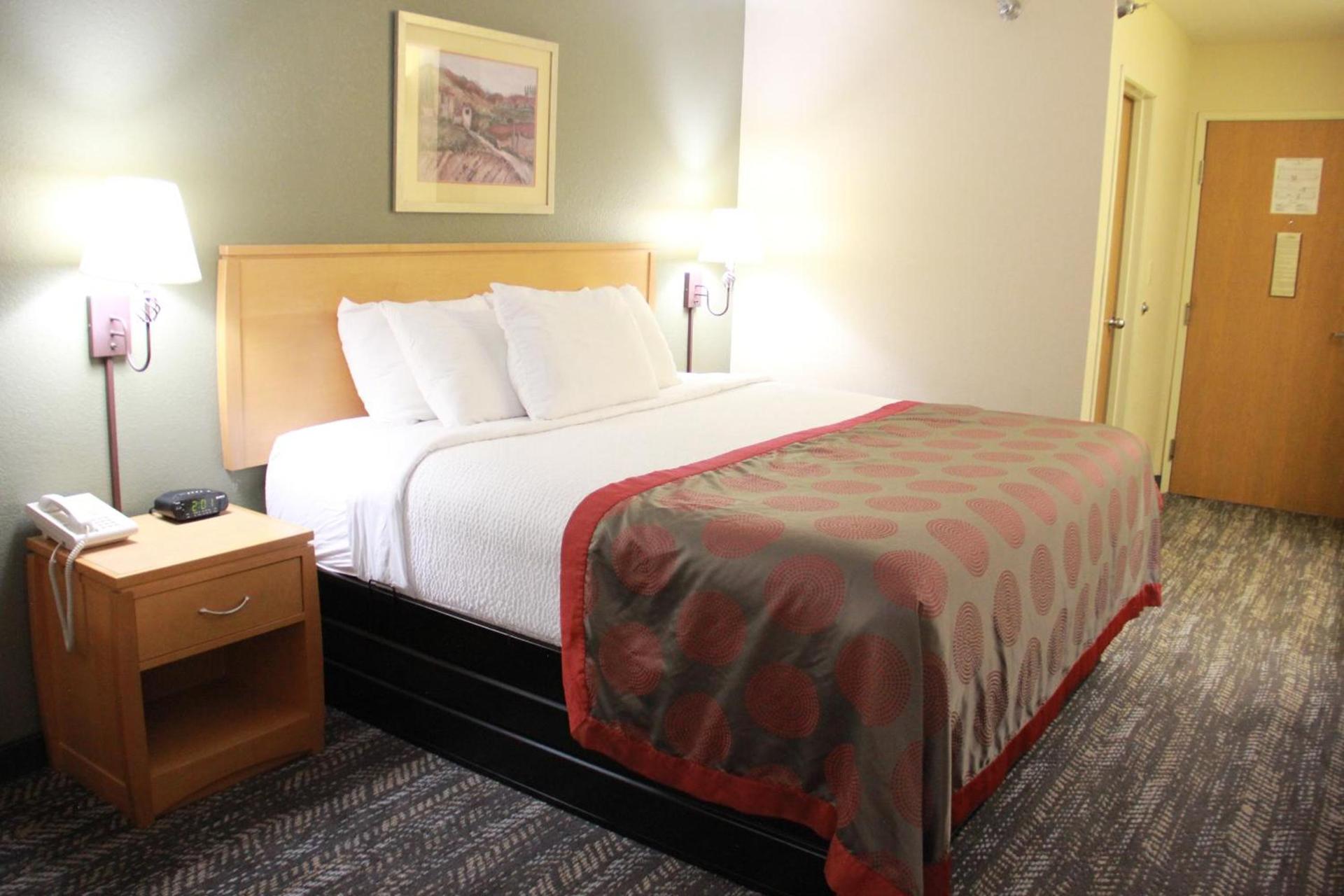 Ramada by Wyndham Spirit Lake/Okoboji photo 41