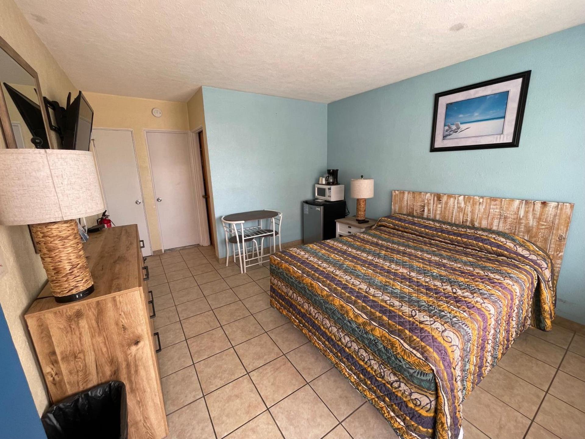 Beach Colony Motel photo 59