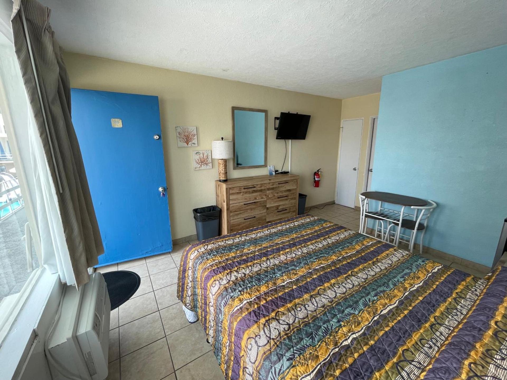 Beach Colony Motel photo 23
