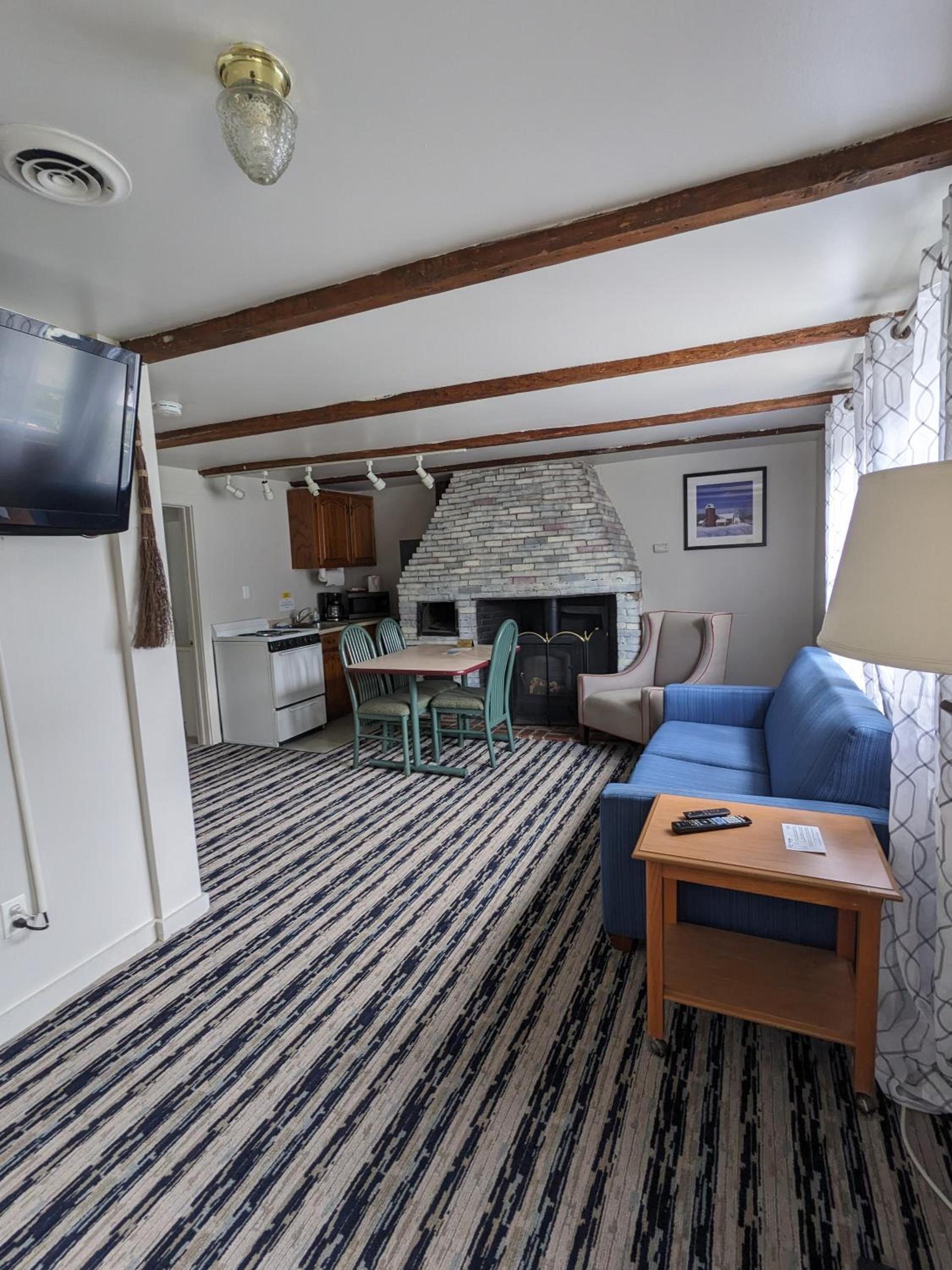 Perry's Motel and Cottages photo 15
