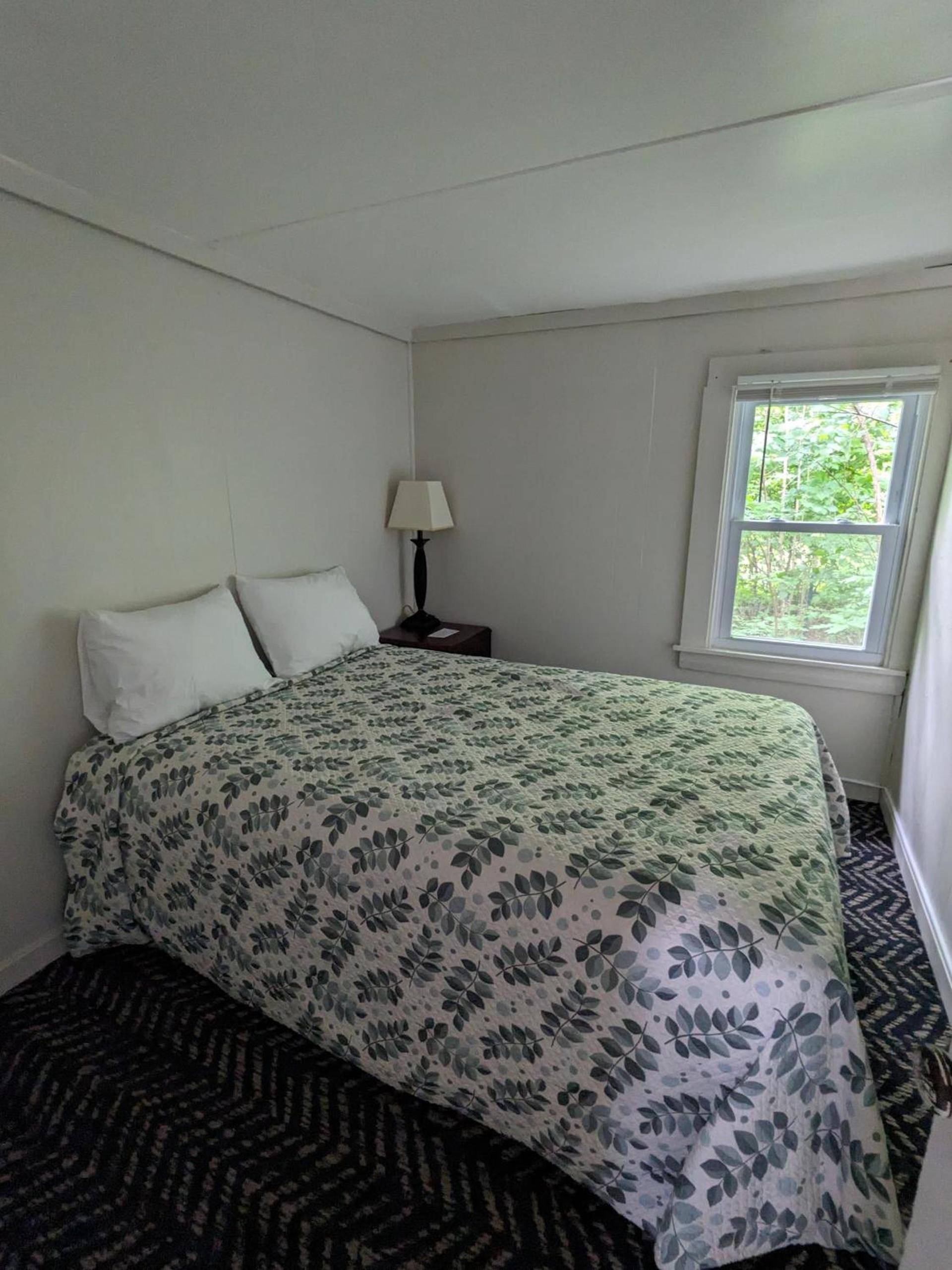 Perry's Motel and Cottages photo 19