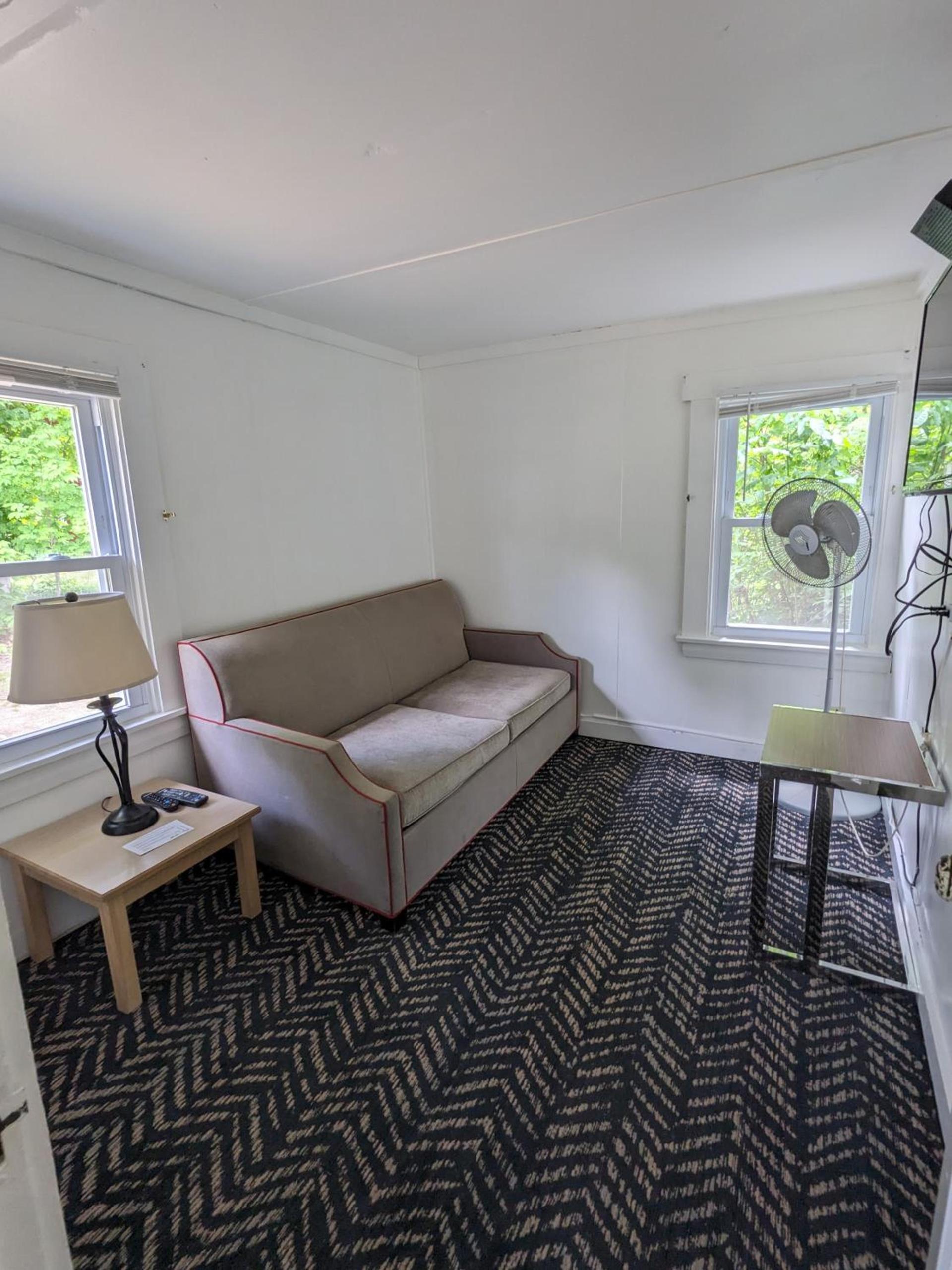 Perry's Motel and Cottages photo 20