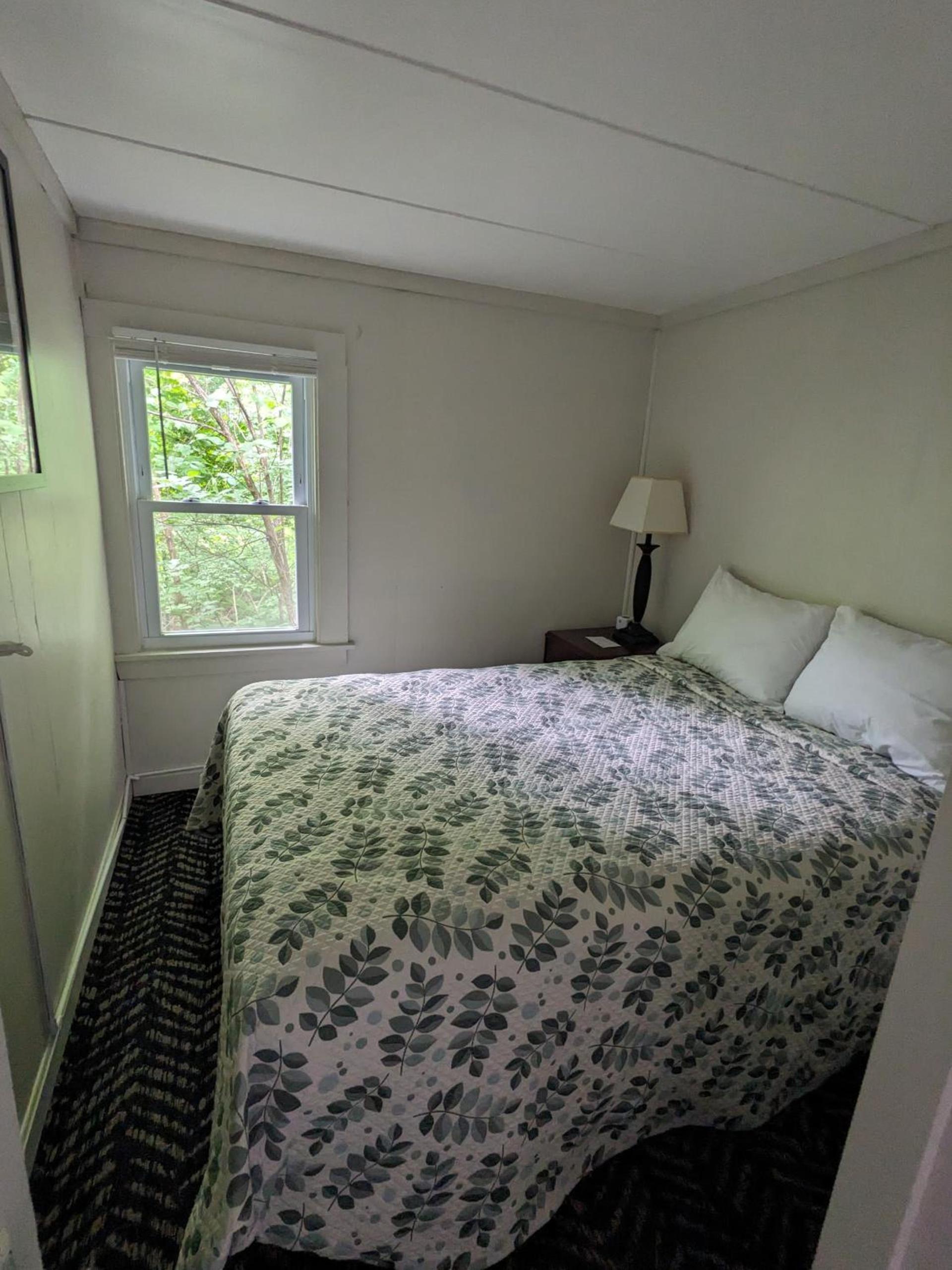 Perry's Motel and Cottages photo 23