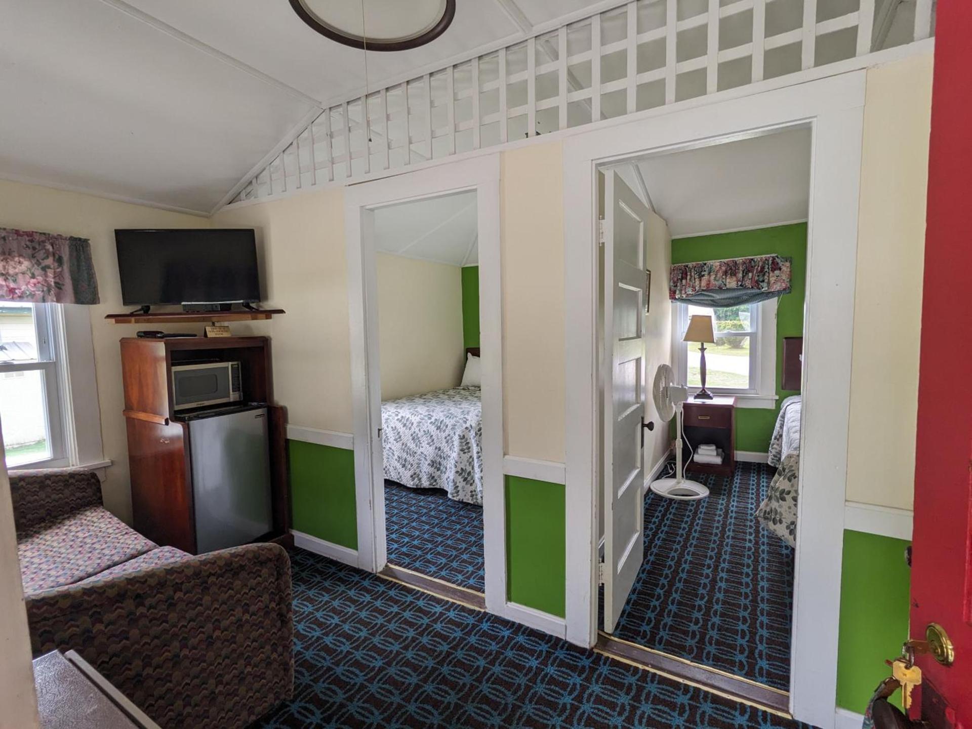 Perry's Motel and Cottages photo 28
