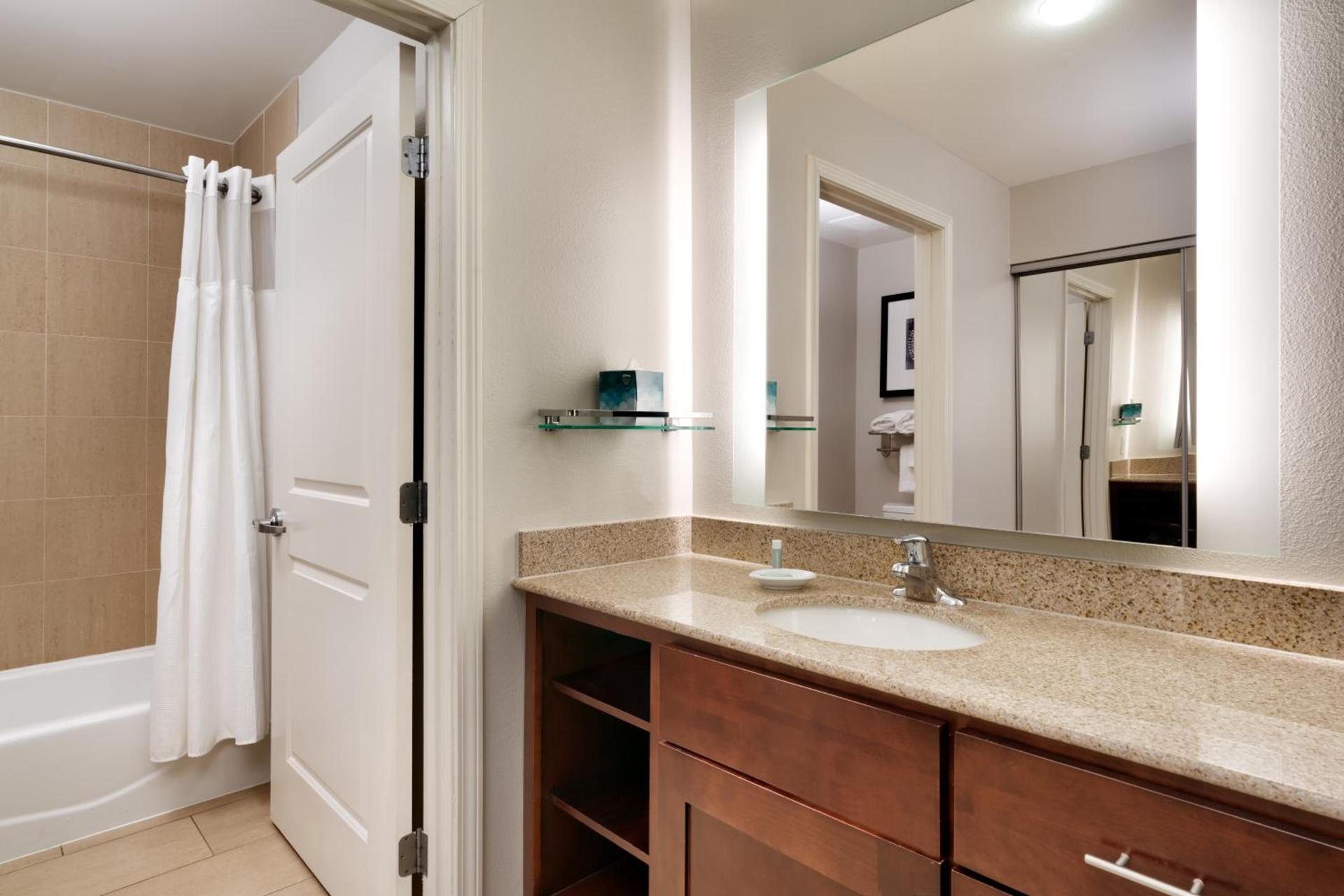 Residence Inn by Marriott Houston I-10 West/Park Row photo 10