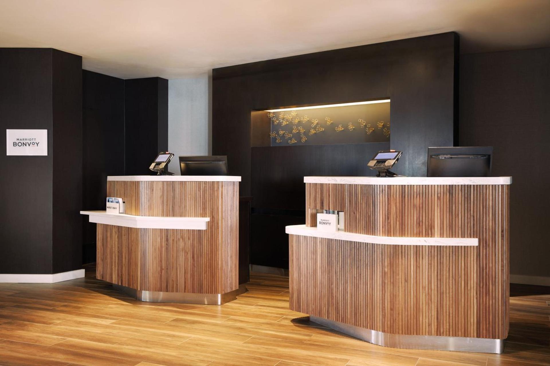 Courtyard by Marriott St. Louis Downtown West photo 5