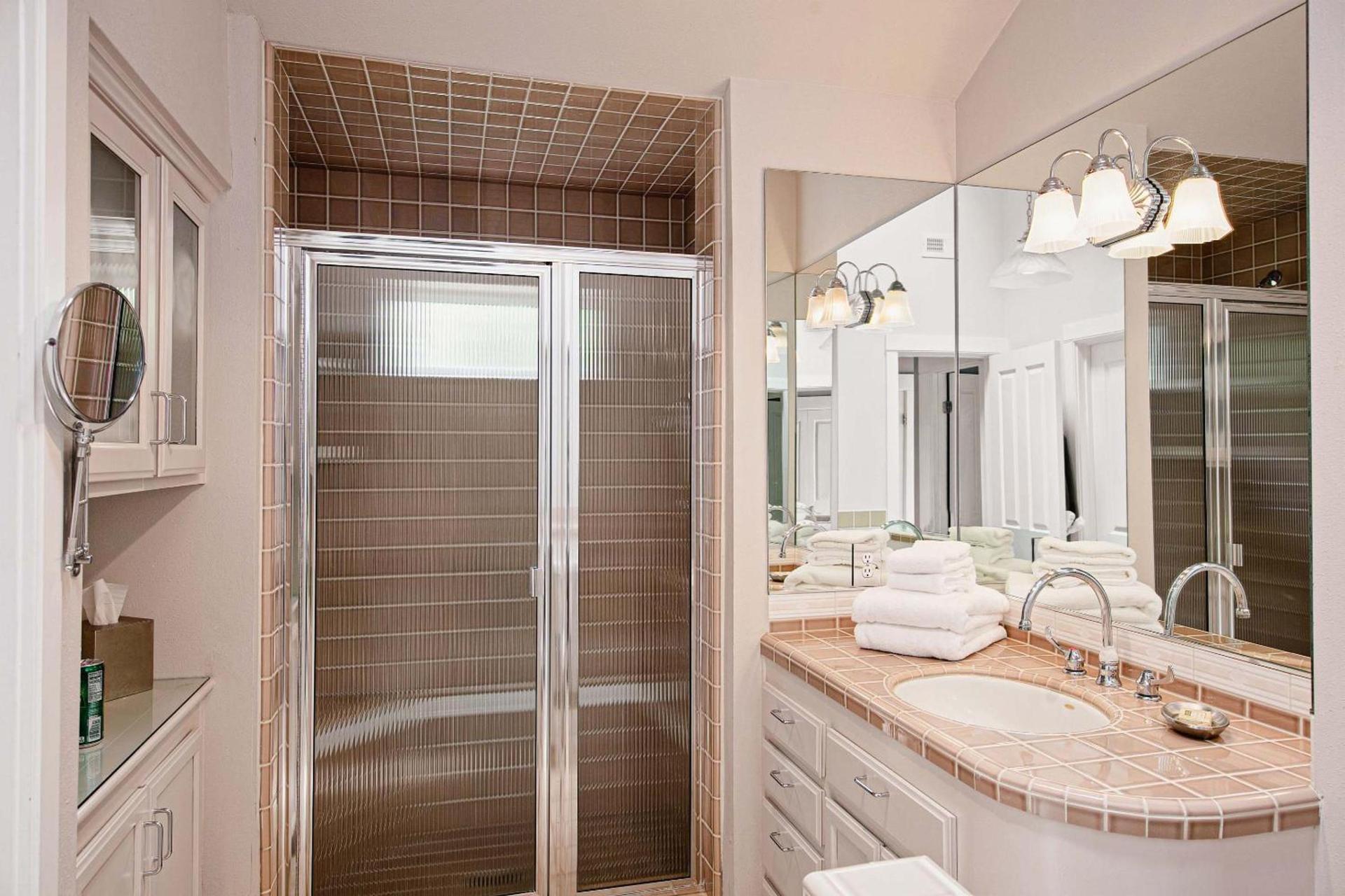 Orchard Hill photo 88