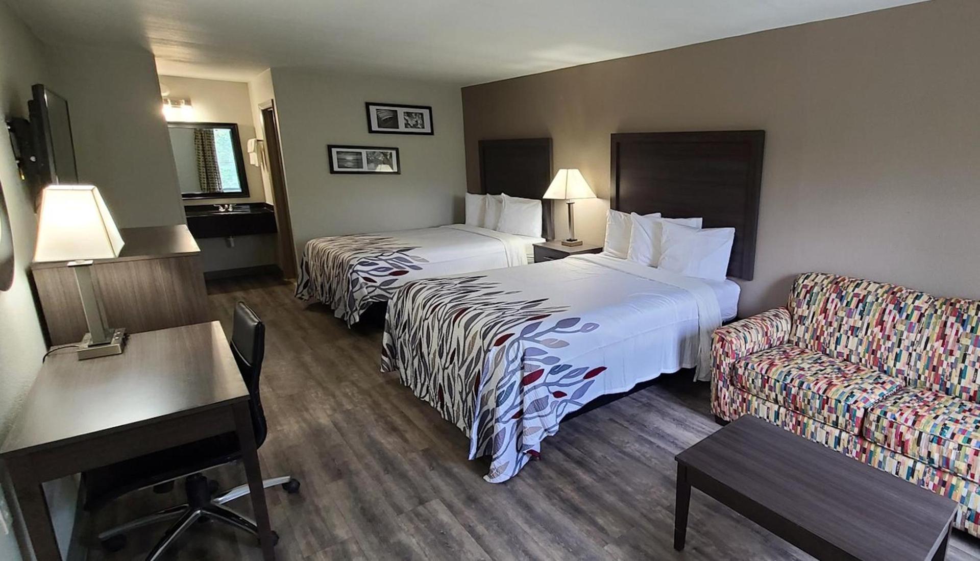 Red Roof Inn & Suites Duncan photo 25